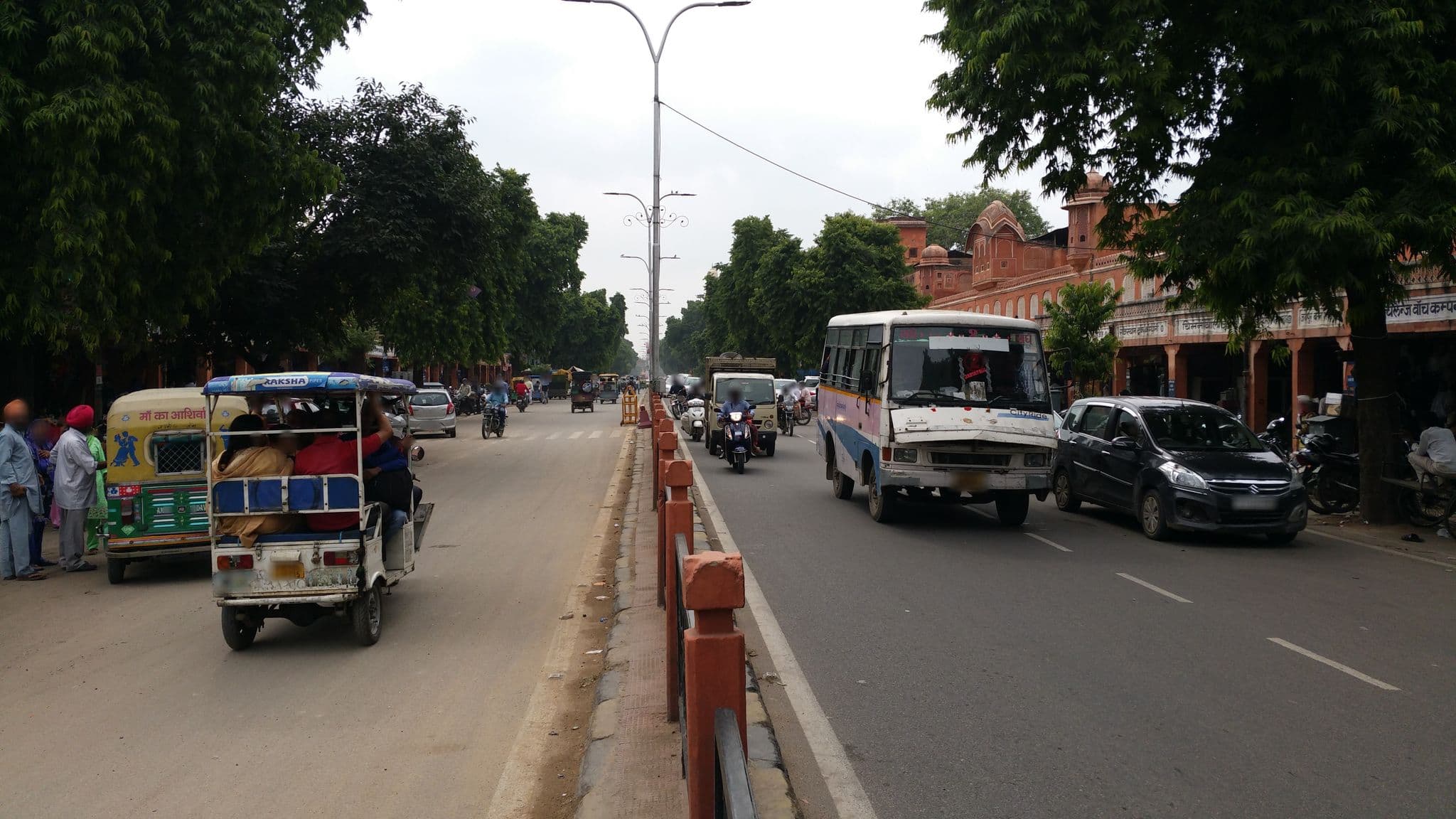 Street view near Friend India, Jaipur — © shlublu (CC BY-SA · Mapillary)