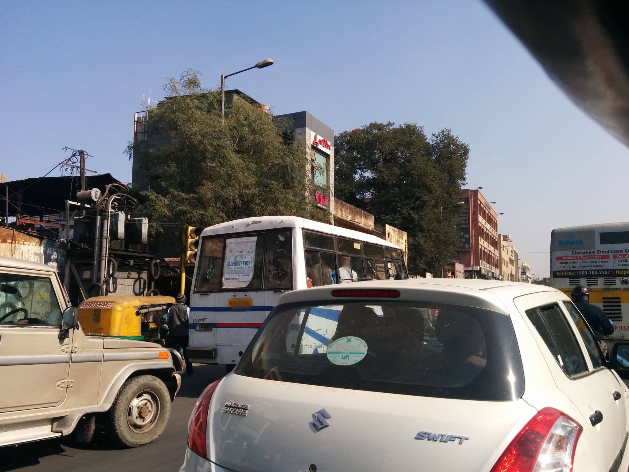 Street view near Hotel Kanchandeep, Jaipur — © sashazykov (CC BY-SA · Mapillary)