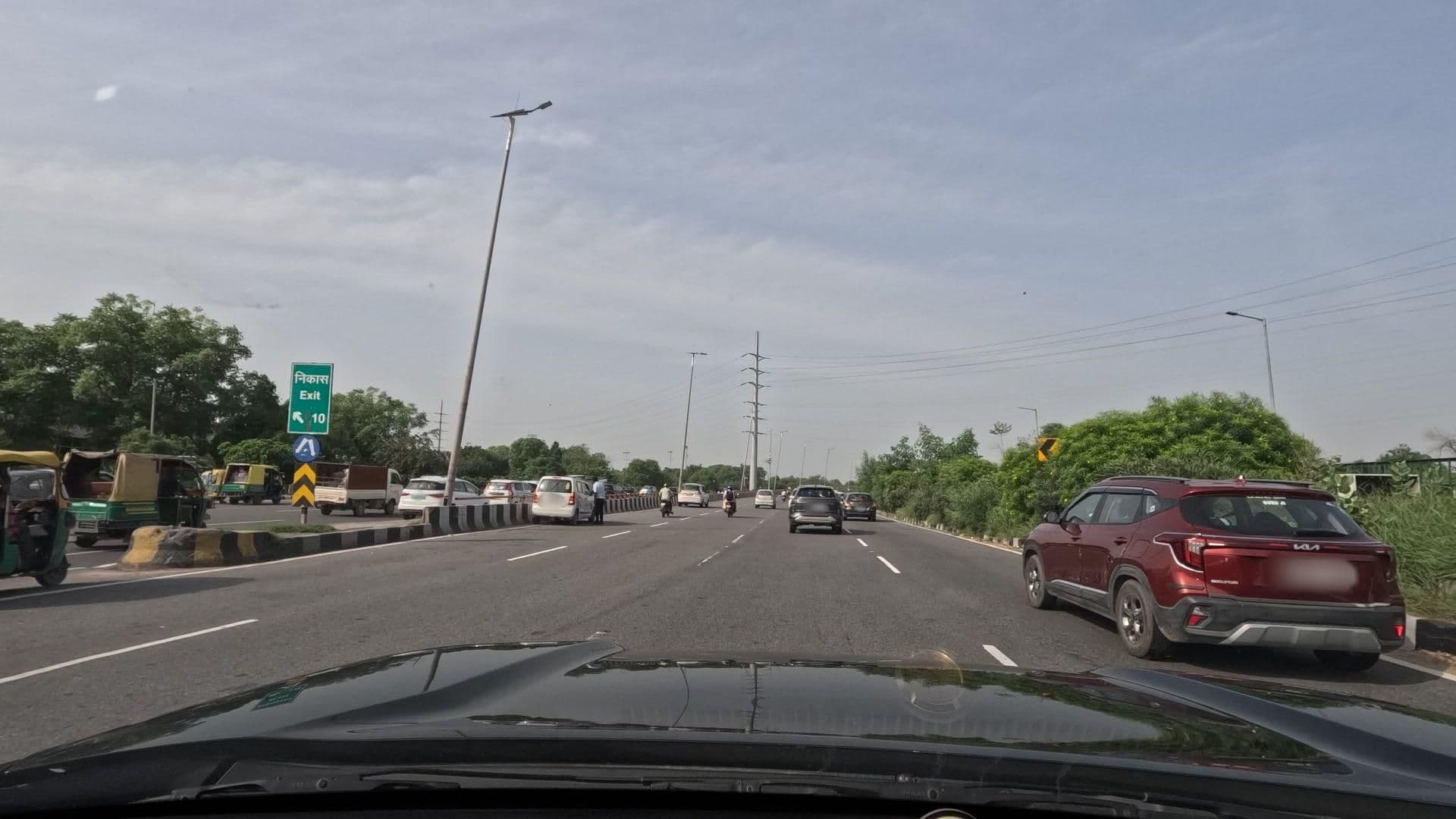 Street view near Hotel Patliputra Nirvana, Gurugram — © bct (CC BY-SA · Mapillary)