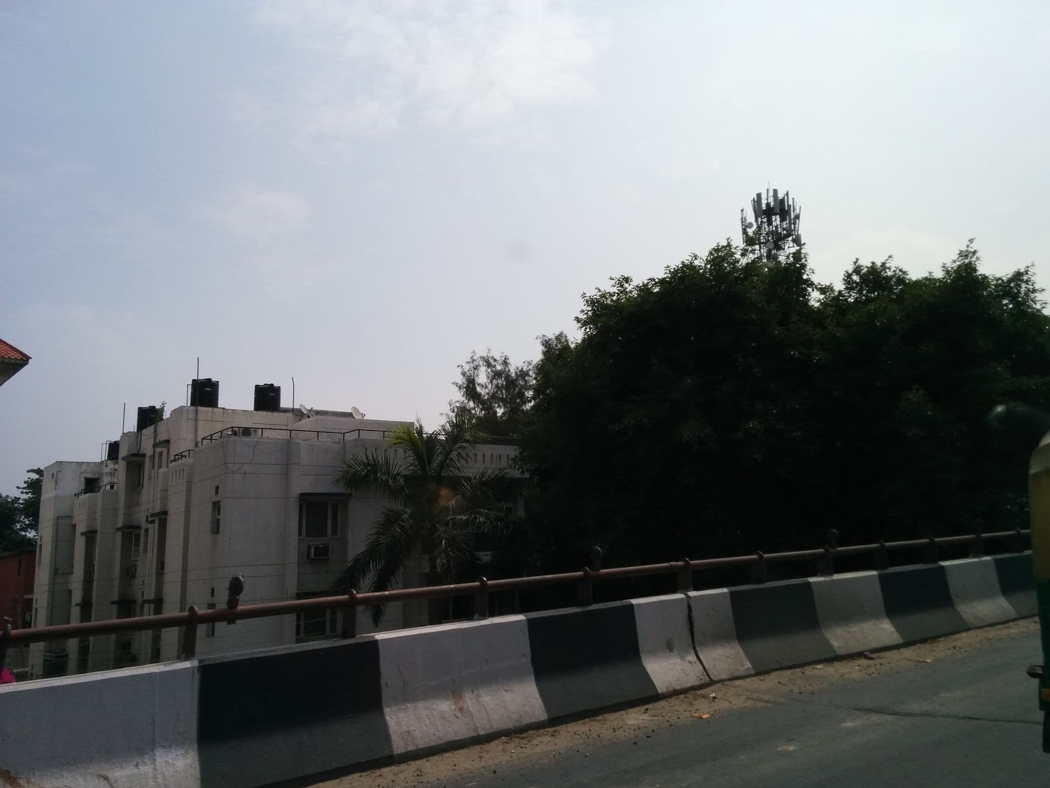 Street view near Radiant Apartments, Saiyad-ul-ajaib — © harishpillay (CC BY-SA · Mapillary)