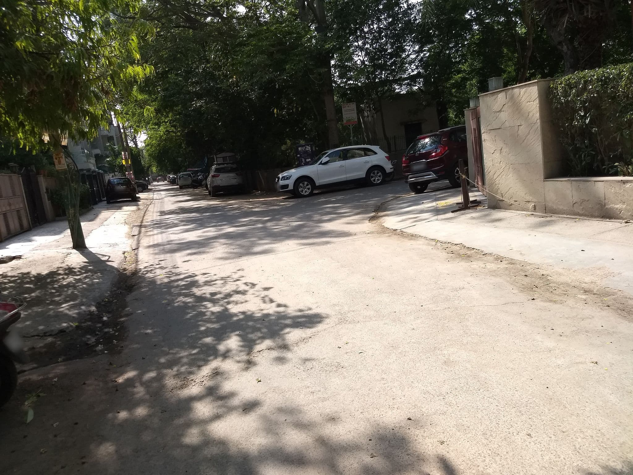 Street view near Hotel Raas Vilas, Kusum Pur — © sanjuyadav (CC BY-SA · Mapillary)