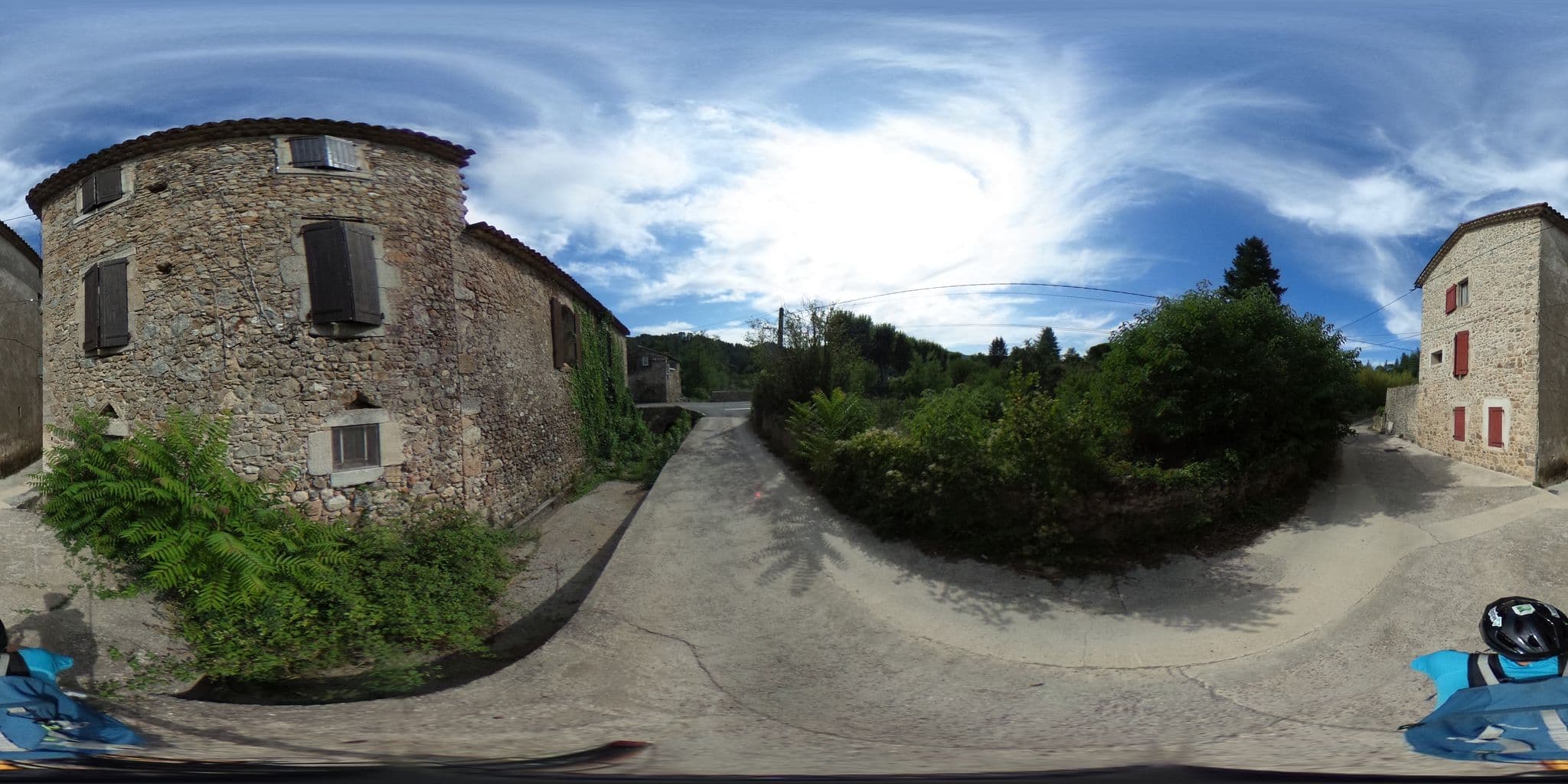 Street view near Hôtel Restaurant "Auberge du Peras", Saint-Jean-du-Gard — © binnette (CC BY-SA · Mapillary)