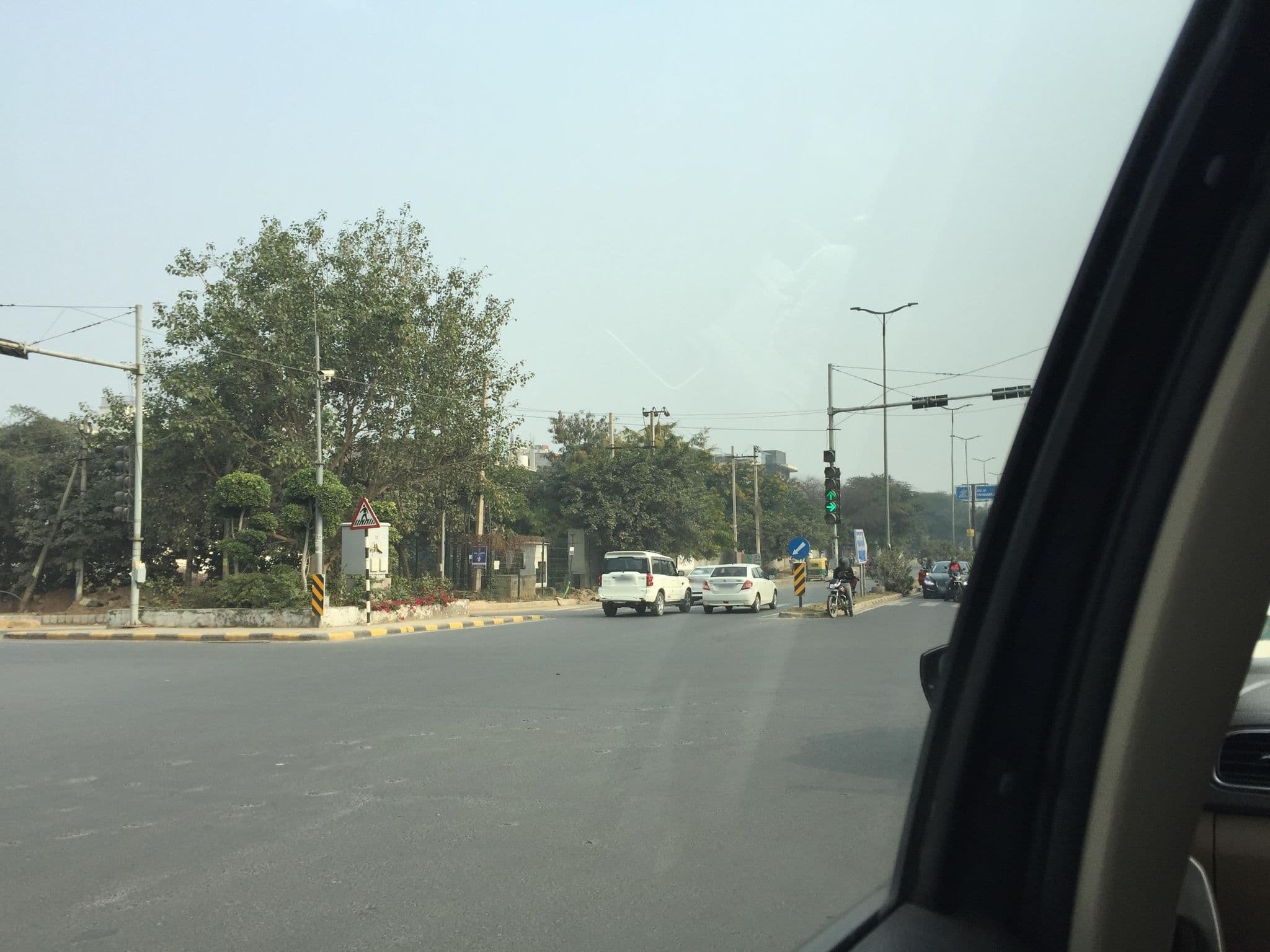 Street view near the royal park plaza, Aya Nagar — © mapworm88 (CC BY-SA · Mapillary)