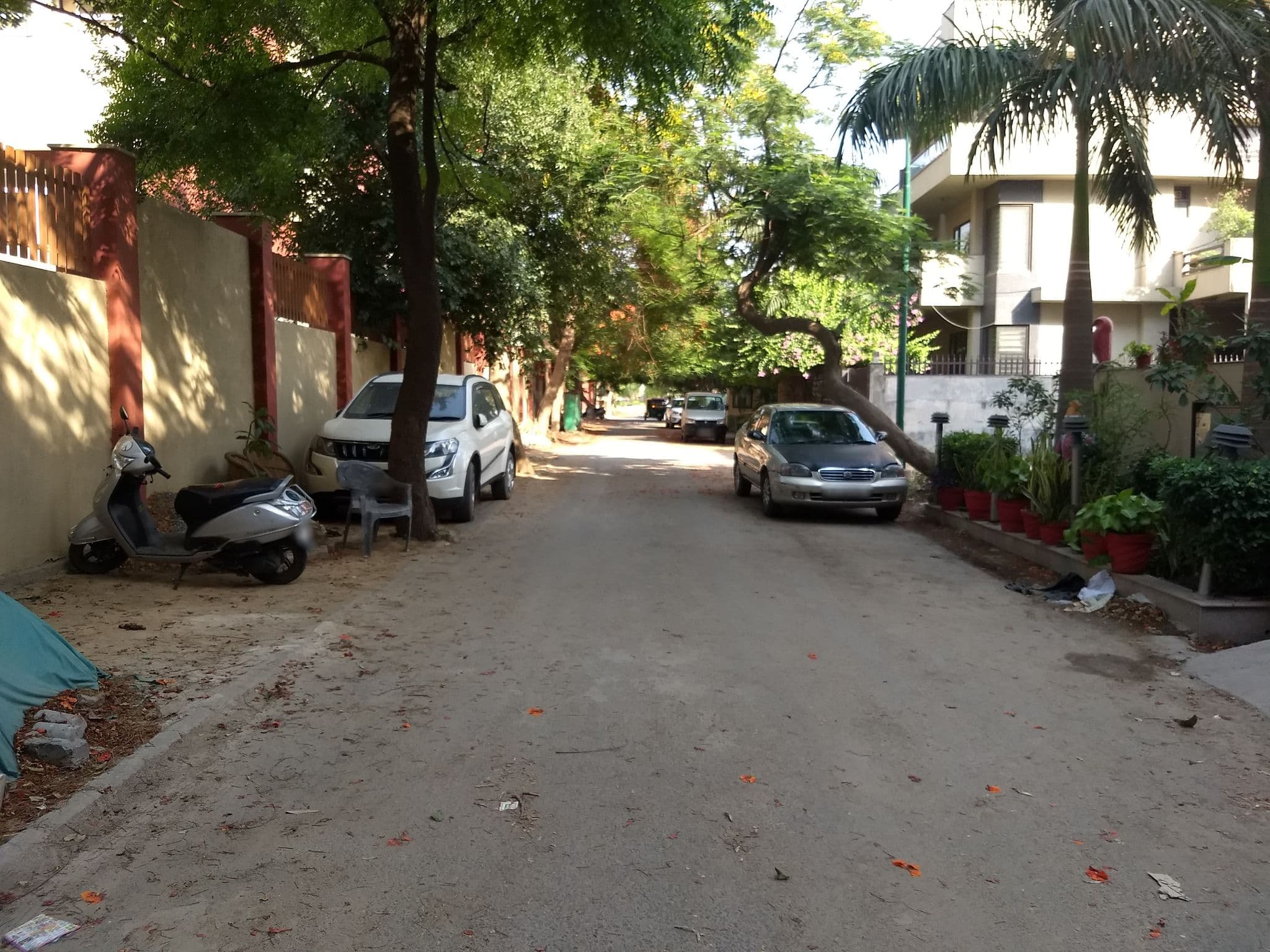 Street view near Pooja Inn, Gurugram — © sanjuyadav (CC BY-SA · Mapillary)