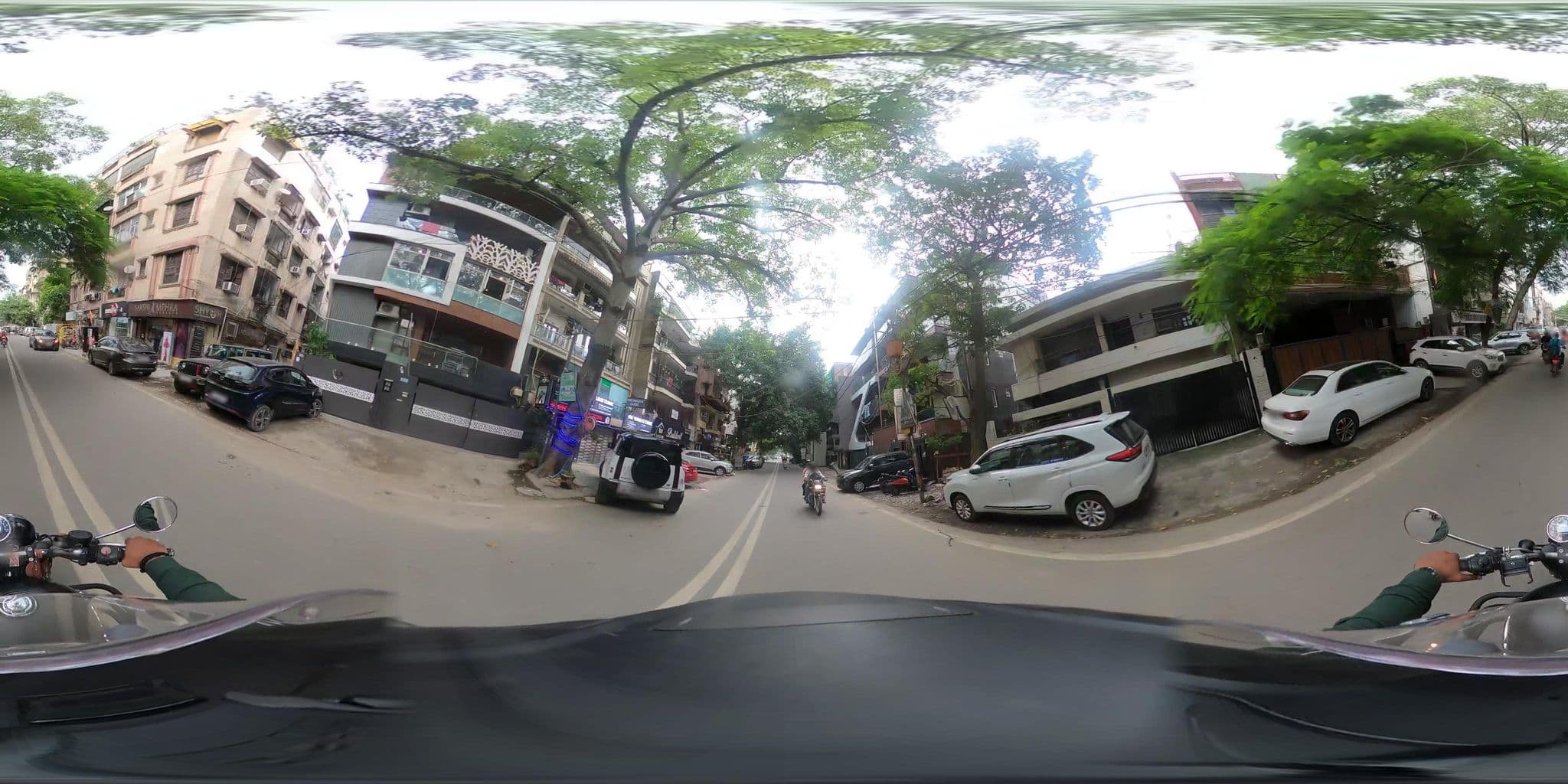 Street view near FabHotel Galaxy Patel Nagar, Karol Bāgh — © shanmugam (CC BY-SA · Mapillary)