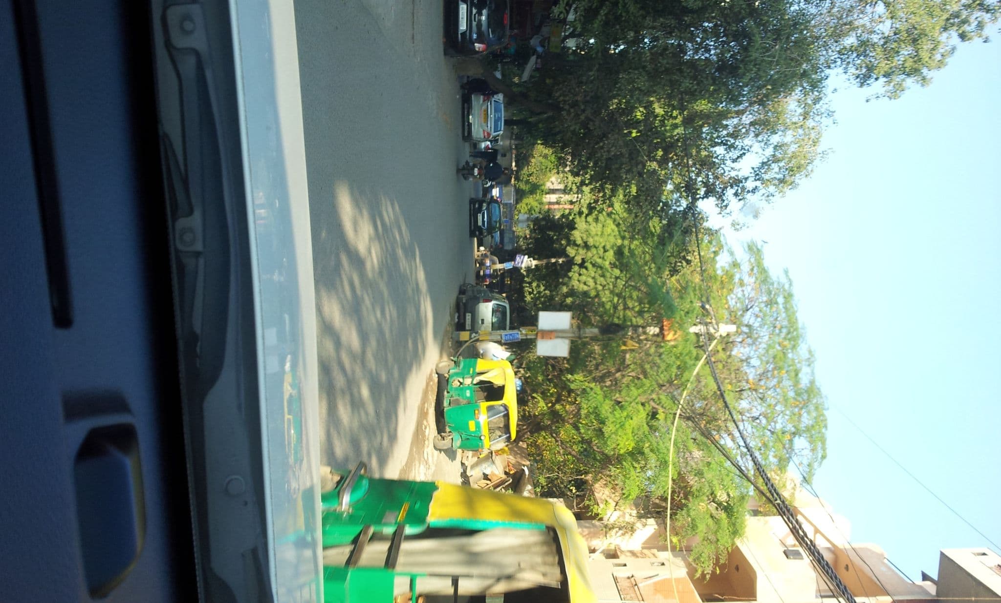 Street view near Hotel Lamba's, Kotla Mahigiran — © roadroid (CC BY-SA · Mapillary)