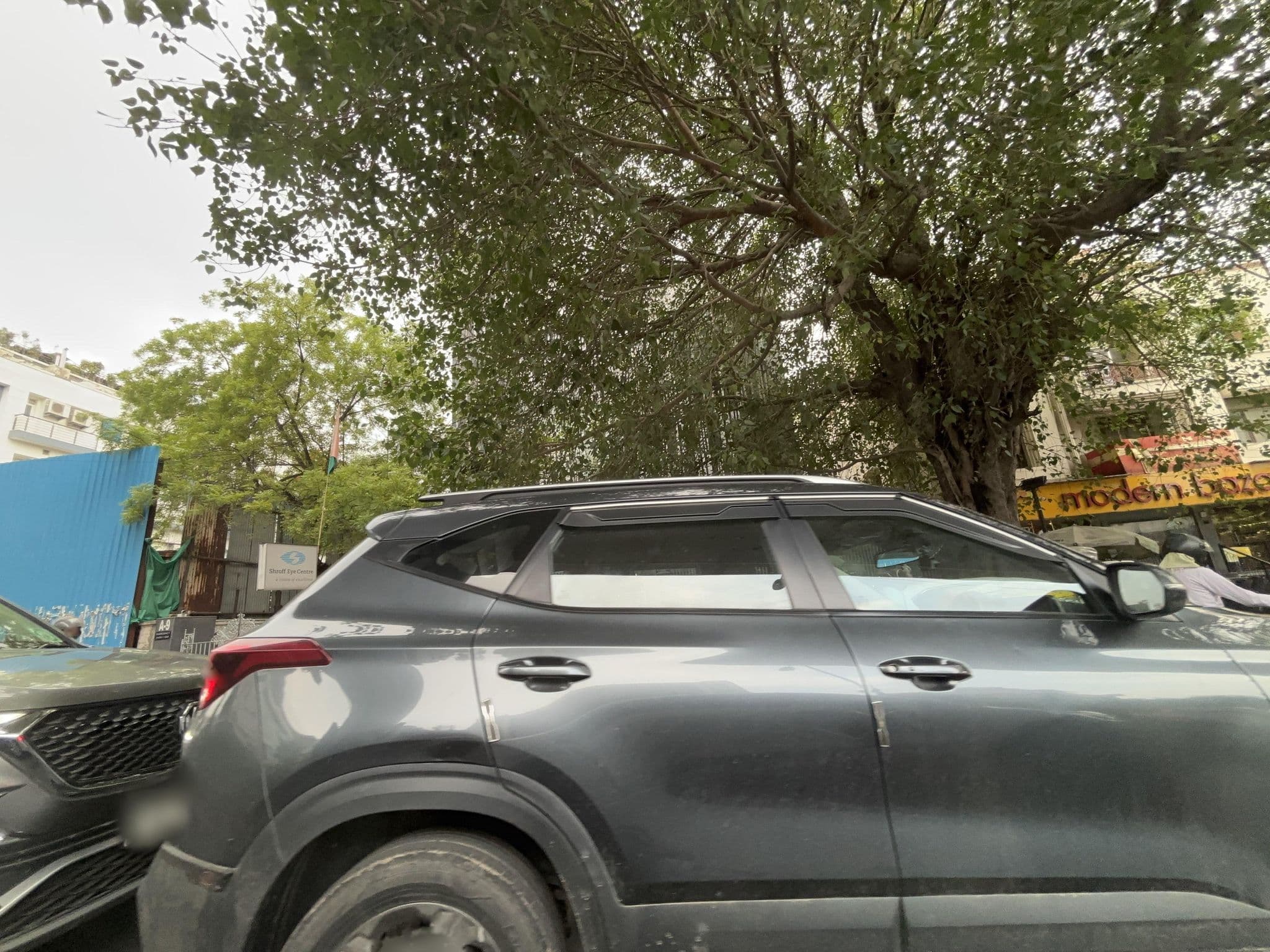 Street view near Hôtel atithi, Kotla Mahigiran — © robot8a (CC BY-SA · Mapillary)