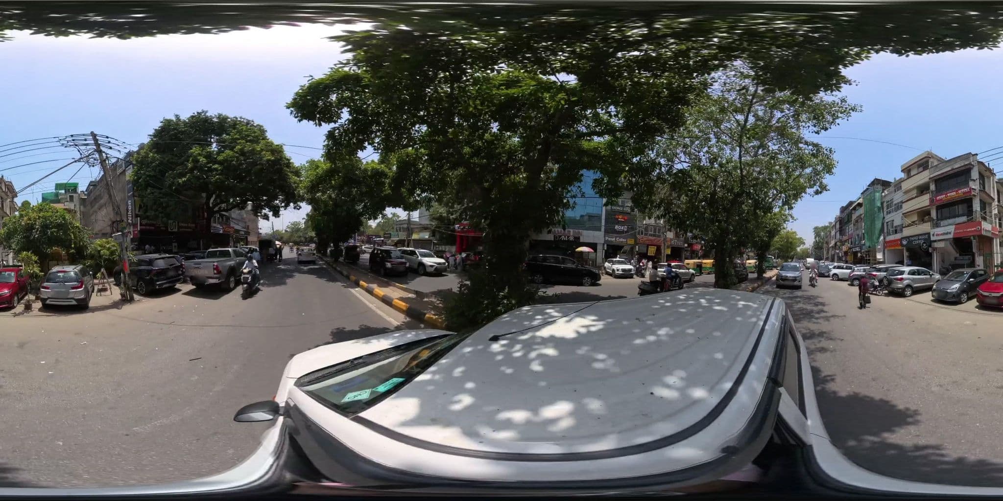 Street view near Hotel Amar Inn, Kotla Mahigiran — © skysign (CC BY-SA · Mapillary)