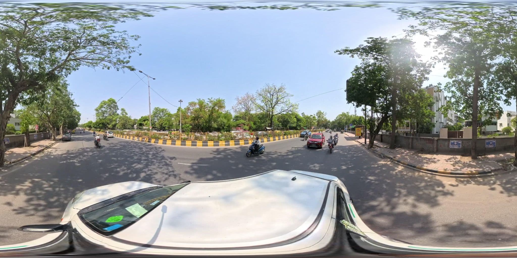 Street view near Orchid Retreat, New Delhi — © skysign (CC BY-SA · Mapillary)