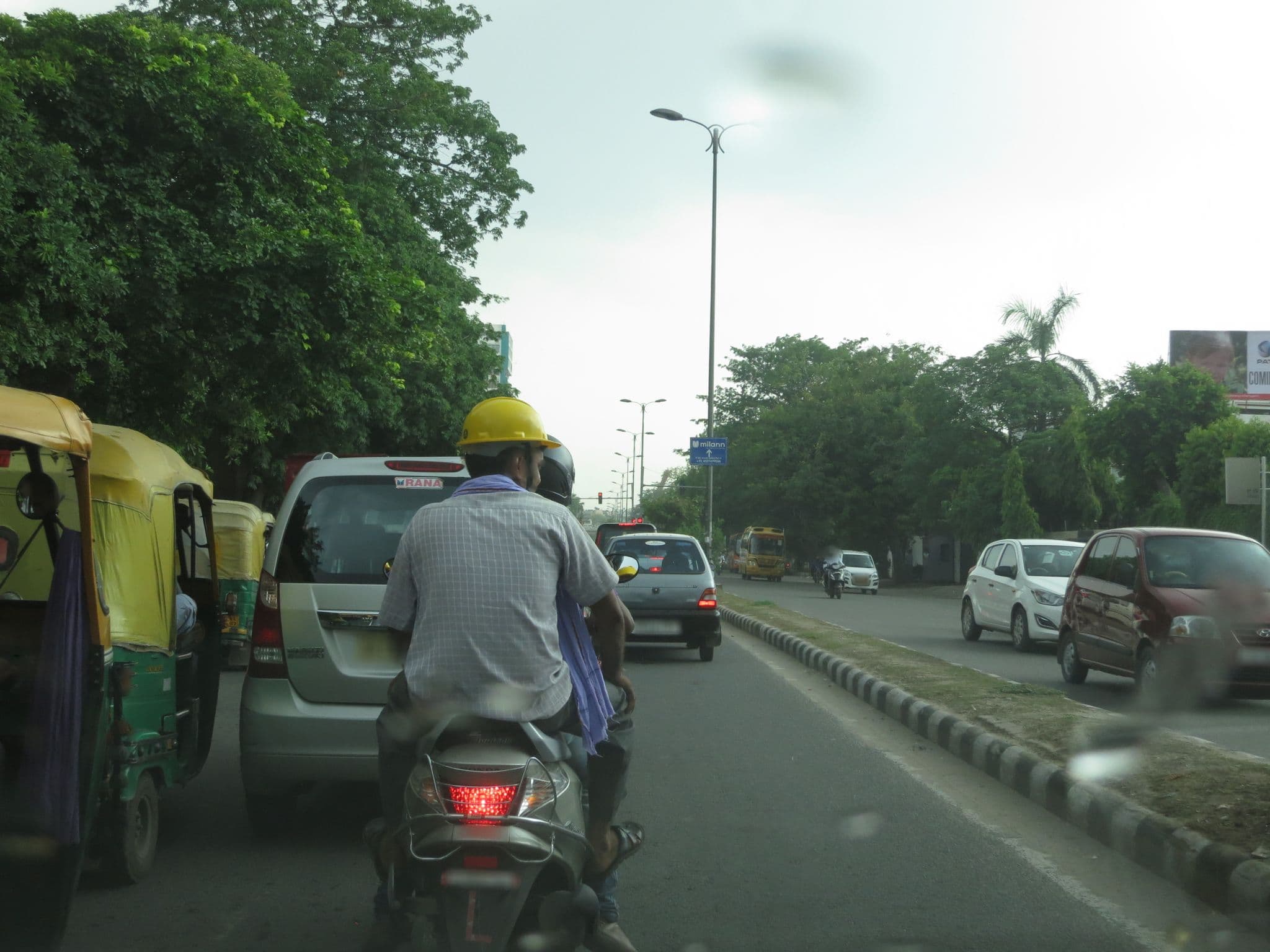 Street view near Intercontinental Hotel, Kotla Mahigiran — © lto (CC BY-SA · Mapillary)
