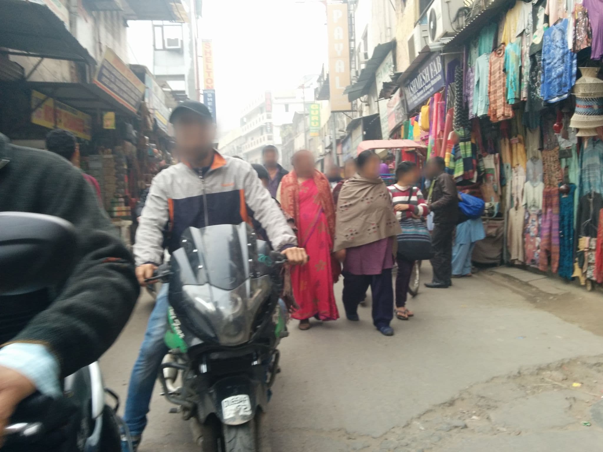 Street view near UNV Hostel, Delhi — © sashazykov (CC BY-SA · Mapillary)