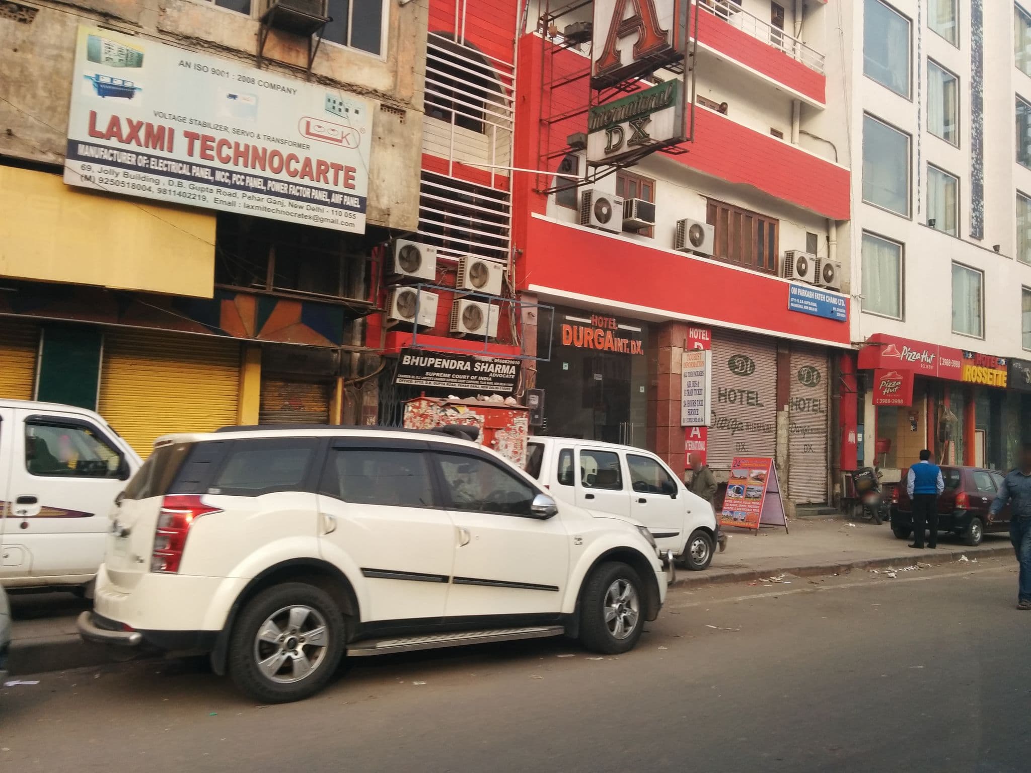 Street view near Hotel Grand Plaza, Delhi — © sashazykov (CC BY-SA · Mapillary)