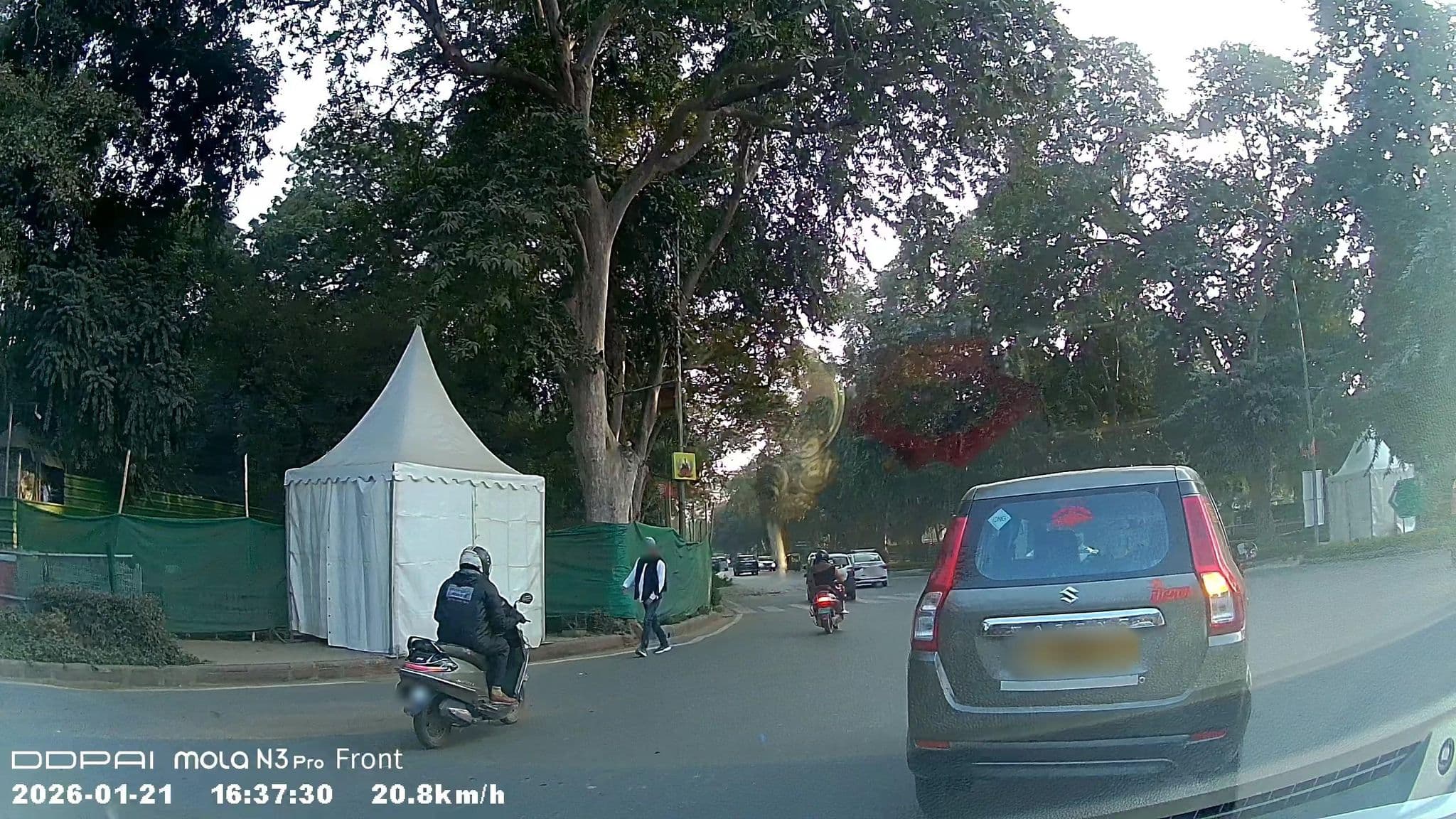 Street view near Orient Express, New Delhi — © Ibigrp (CC BY-SA · Mapillary)