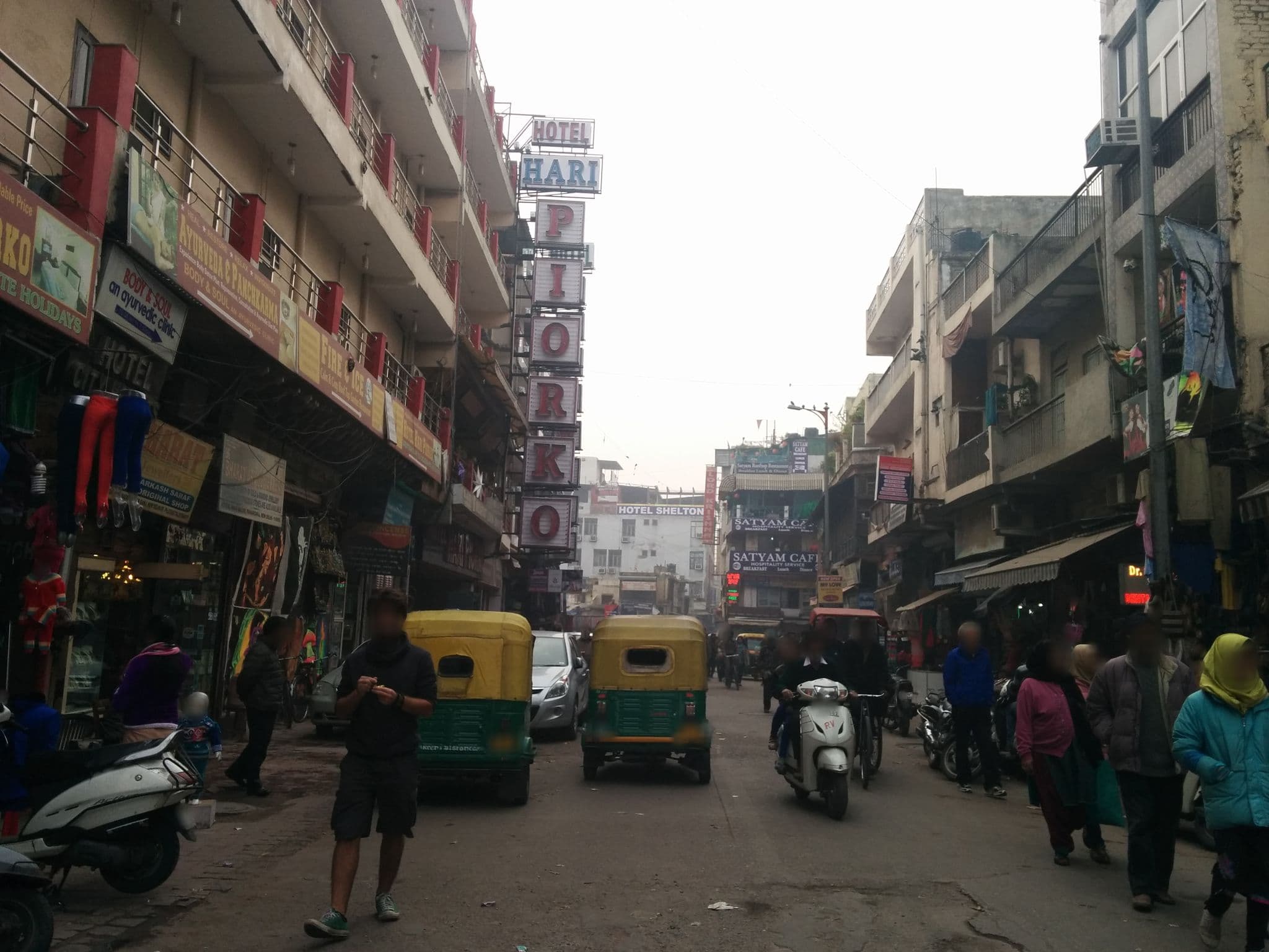 Street view near Hotel Decent, Delhi — © sashazykov (CC BY-SA · Mapillary)
