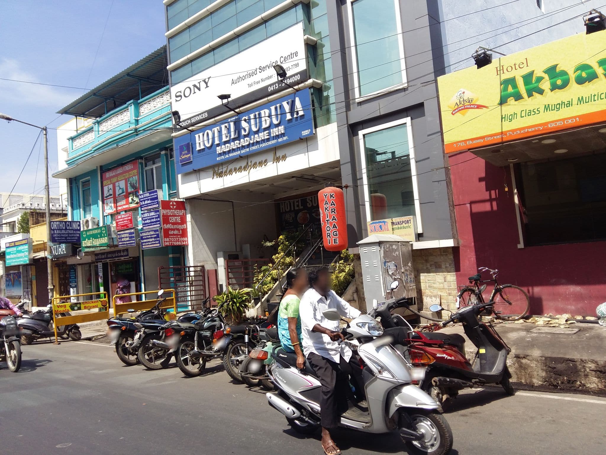 Street view near Hotel Dharmakkani Cottage, Puducherry — © siva13 (CC BY-SA · Mapillary)