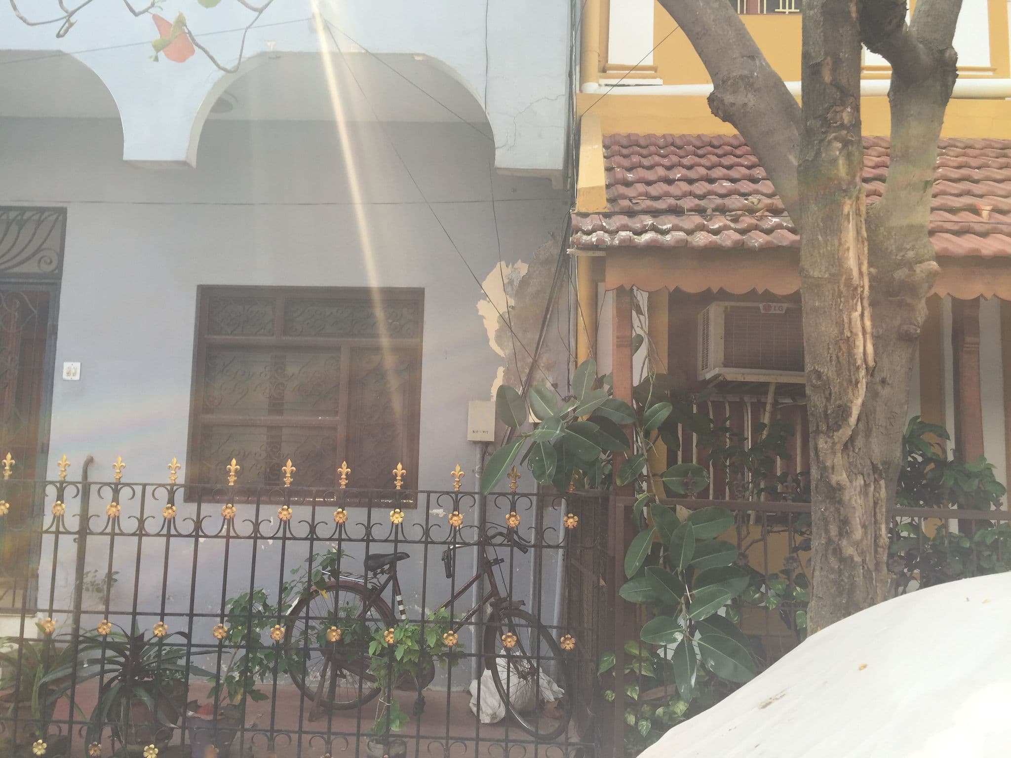 Street view near Maison Petite Singapore, Puducherry — © mahdeekreamer (CC BY-SA · Mapillary)
