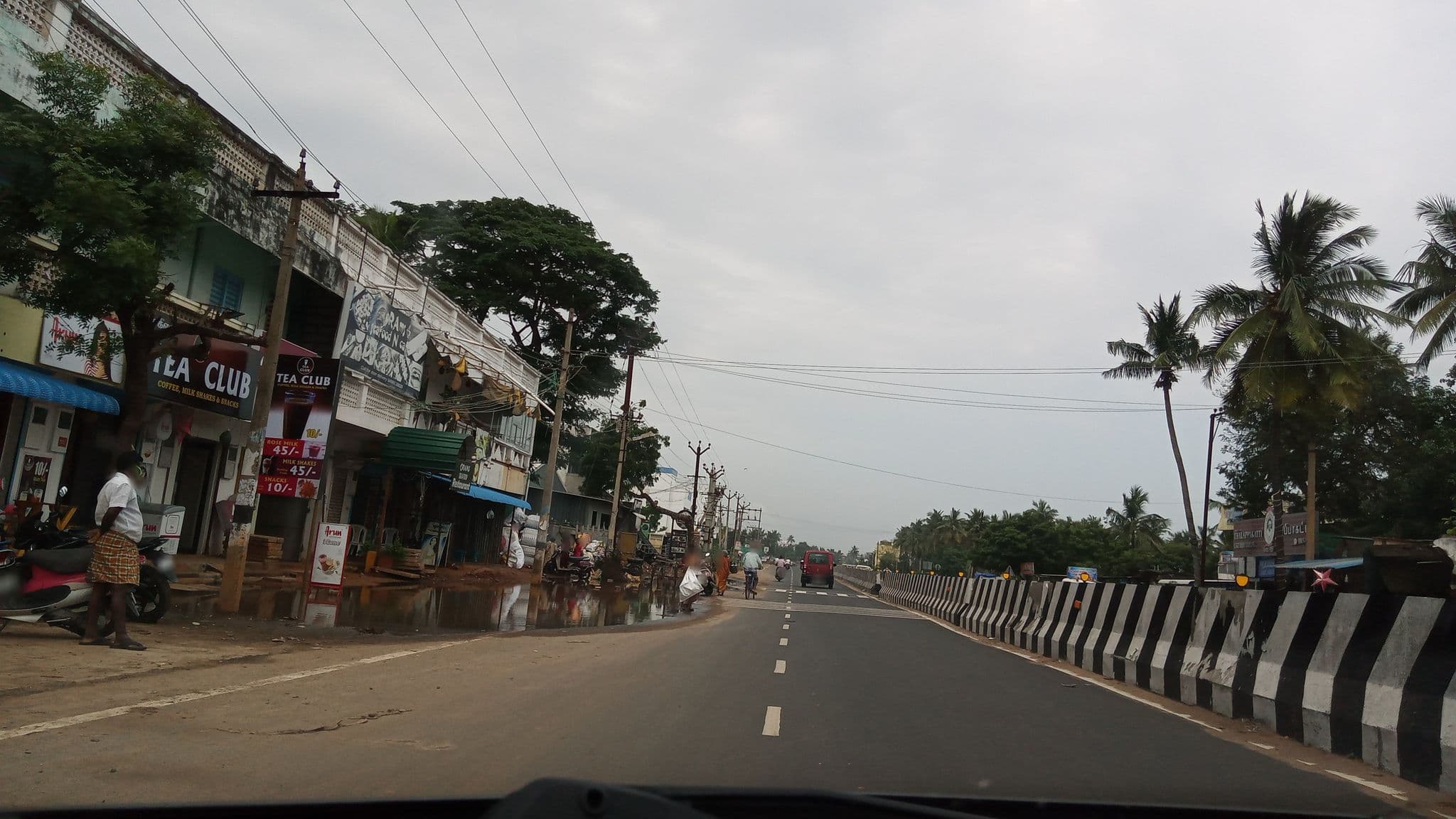 Street view near Anbu Hotel, Kottaikuppam — © pradeepbv (CC BY-SA · Mapillary)