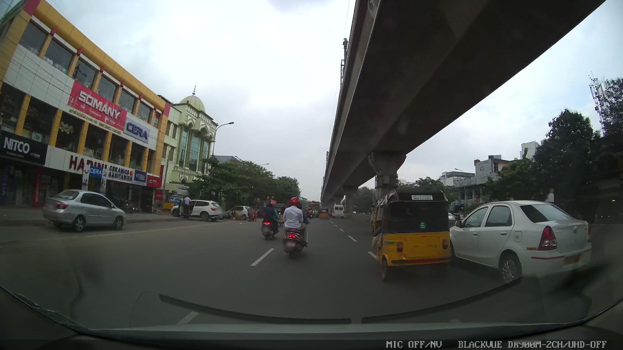 Street view near Ginger Hotel, Nerkunram — © muthu (CC BY-SA · Mapillary)