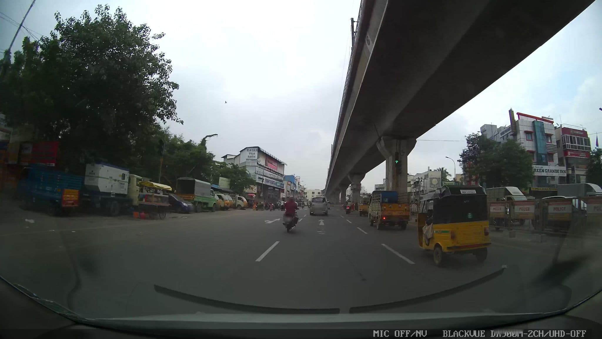 Street view near Chennai Park Inn, Nerkunram — © muthu (CC BY-SA · Mapillary)