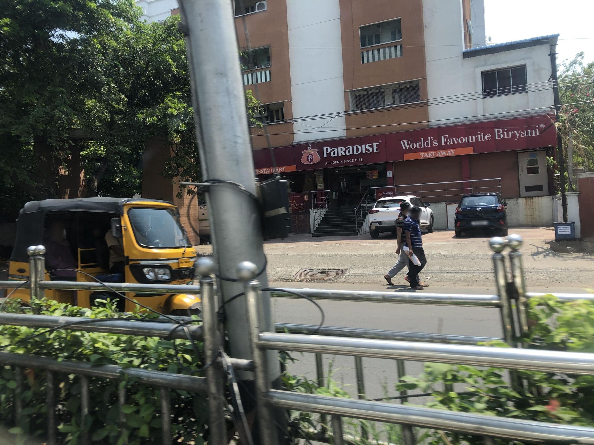 Street view near Sakthi Guest House, Gāndhī Nagar — © olily (CC BY-SA · Mapillary)
