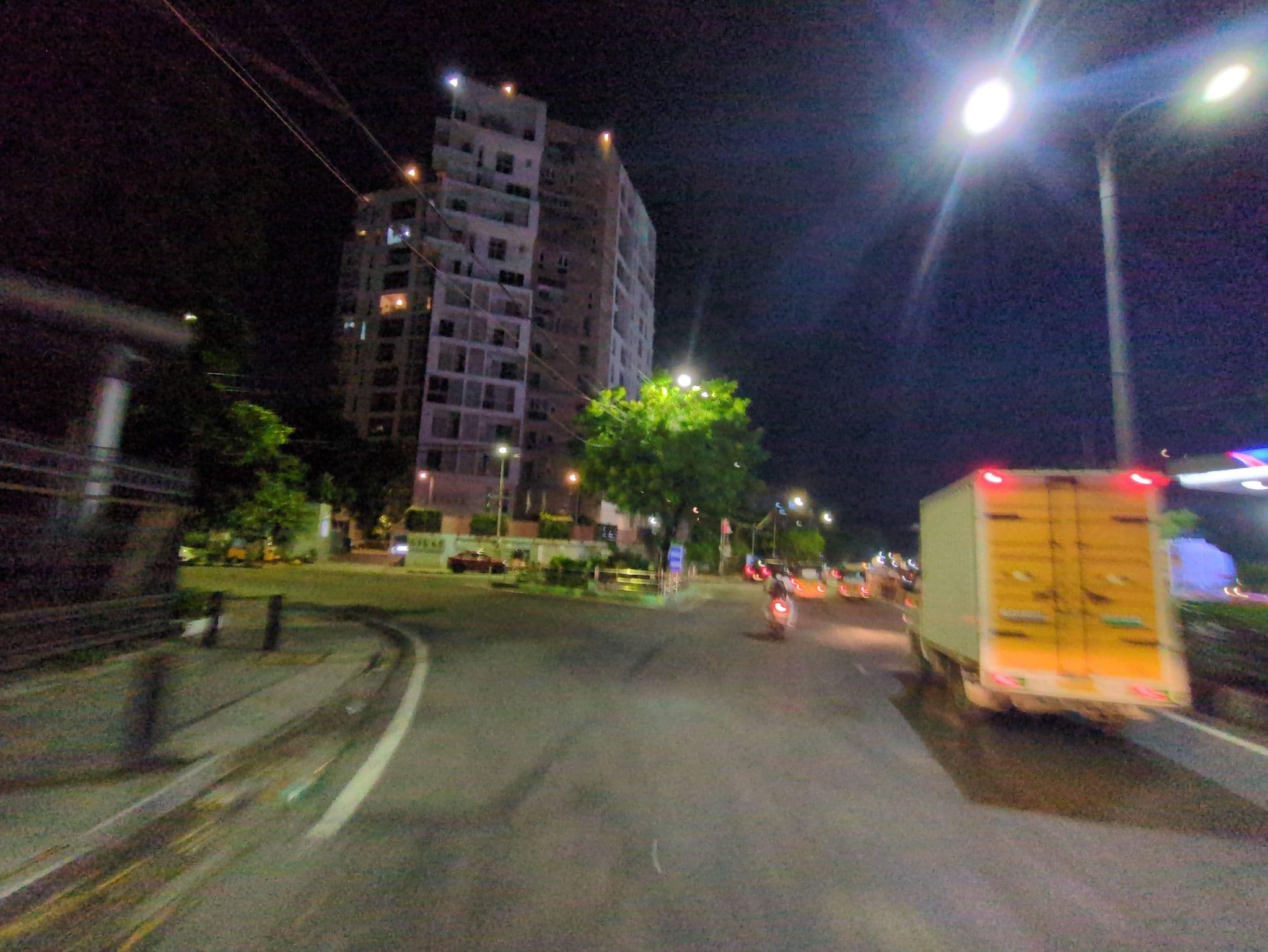 Street view near Raj Palace Sundar, Gāndhī Nagar — © ganekum3 (CC BY-SA · Mapillary)