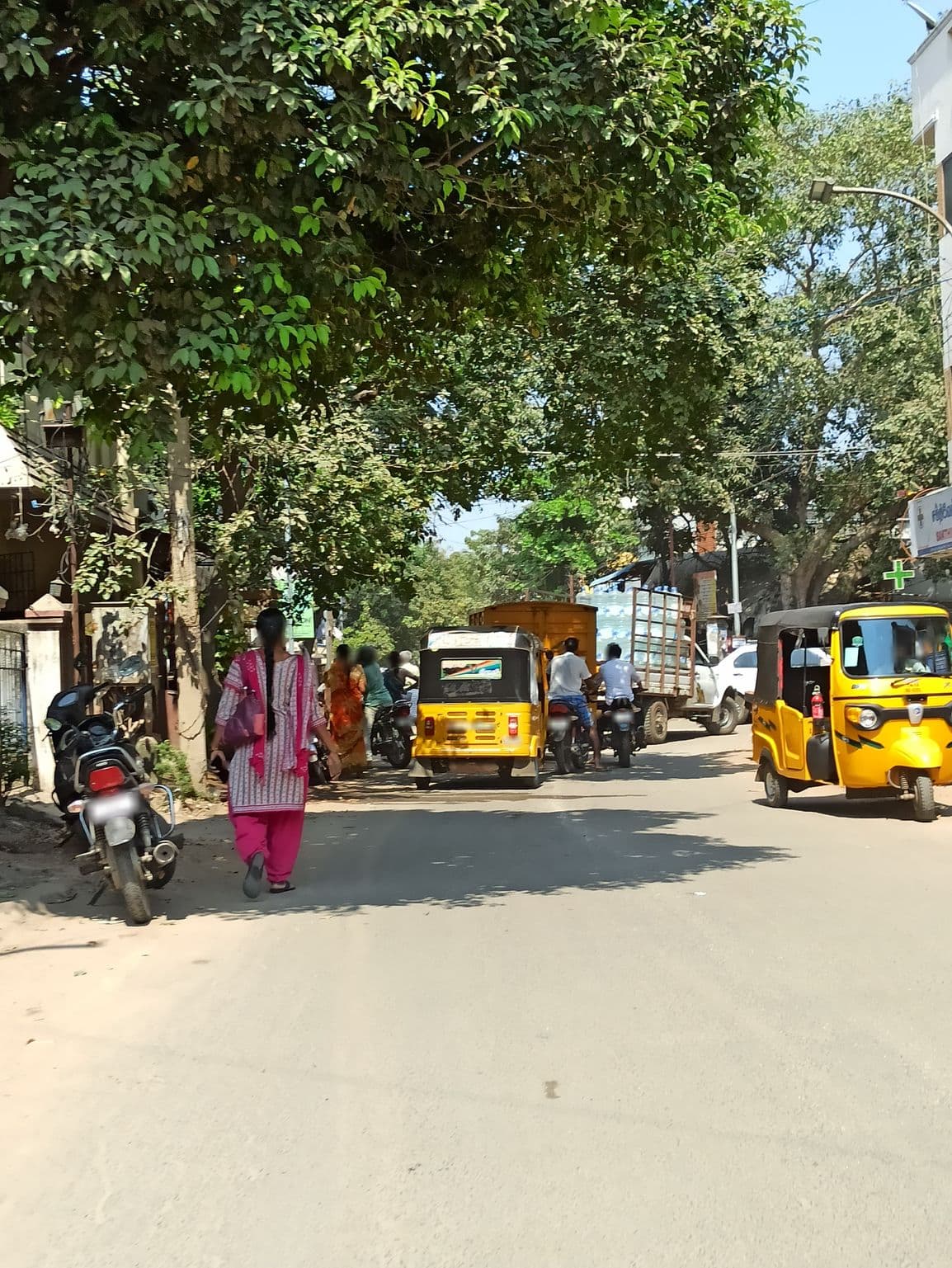 Street view near Saint Thomas Working Womens Hostel, Nerkunram — © parthiiban (CC BY-SA · Mapillary)