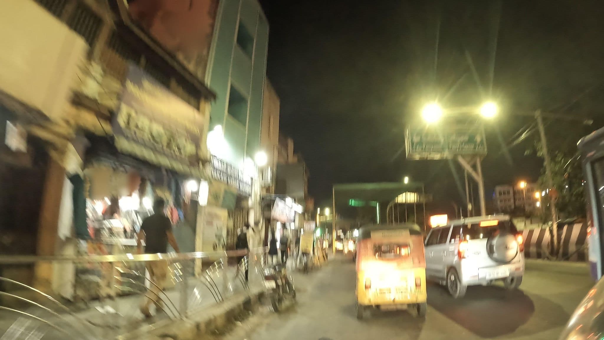 Street view near Emarald Hotels and Resorts, Chennai — © sudharsanamurthy (CC BY-SA · Mapillary)