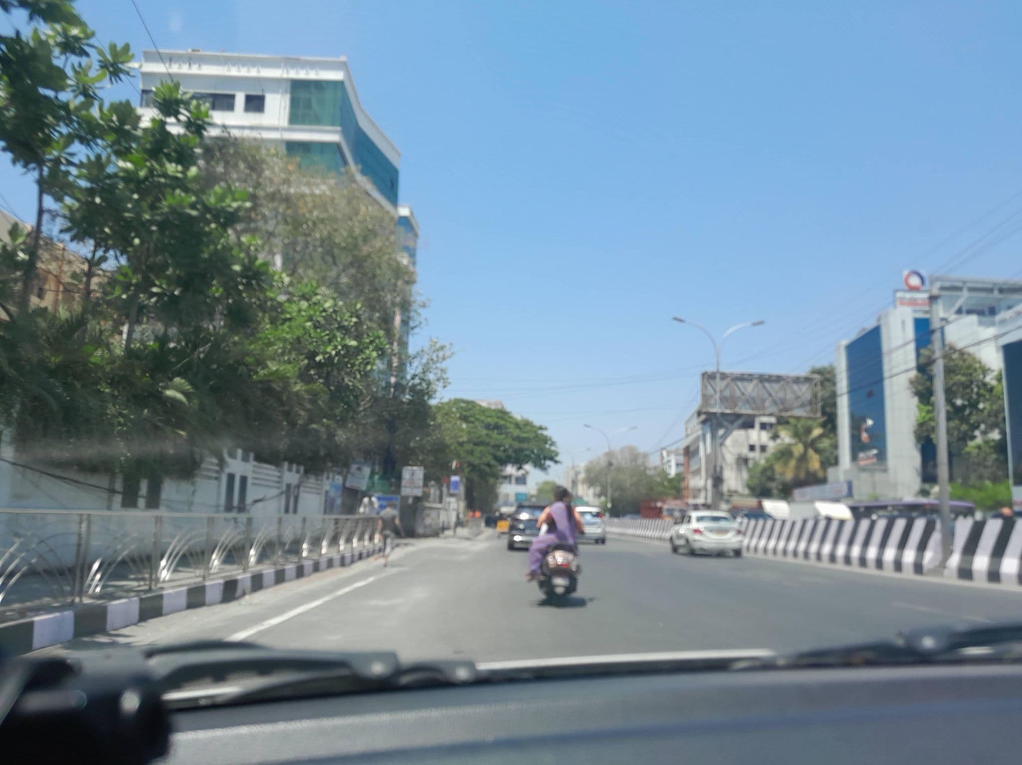 Street view near Breeze Hotel, Chennai — © jegadeeshcumta (CC BY-SA · Mapillary)