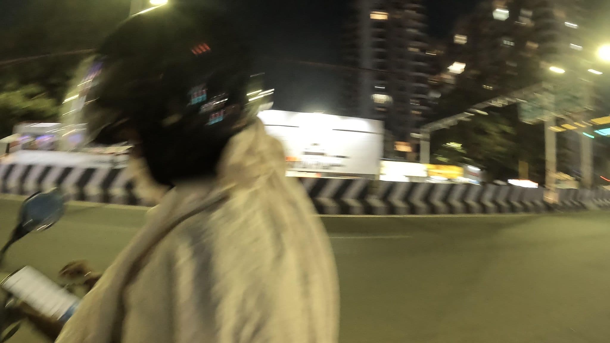 Street view near Hotel Rivera, Chennai — © sudharsanamurthy (CC BY-SA · Mapillary)