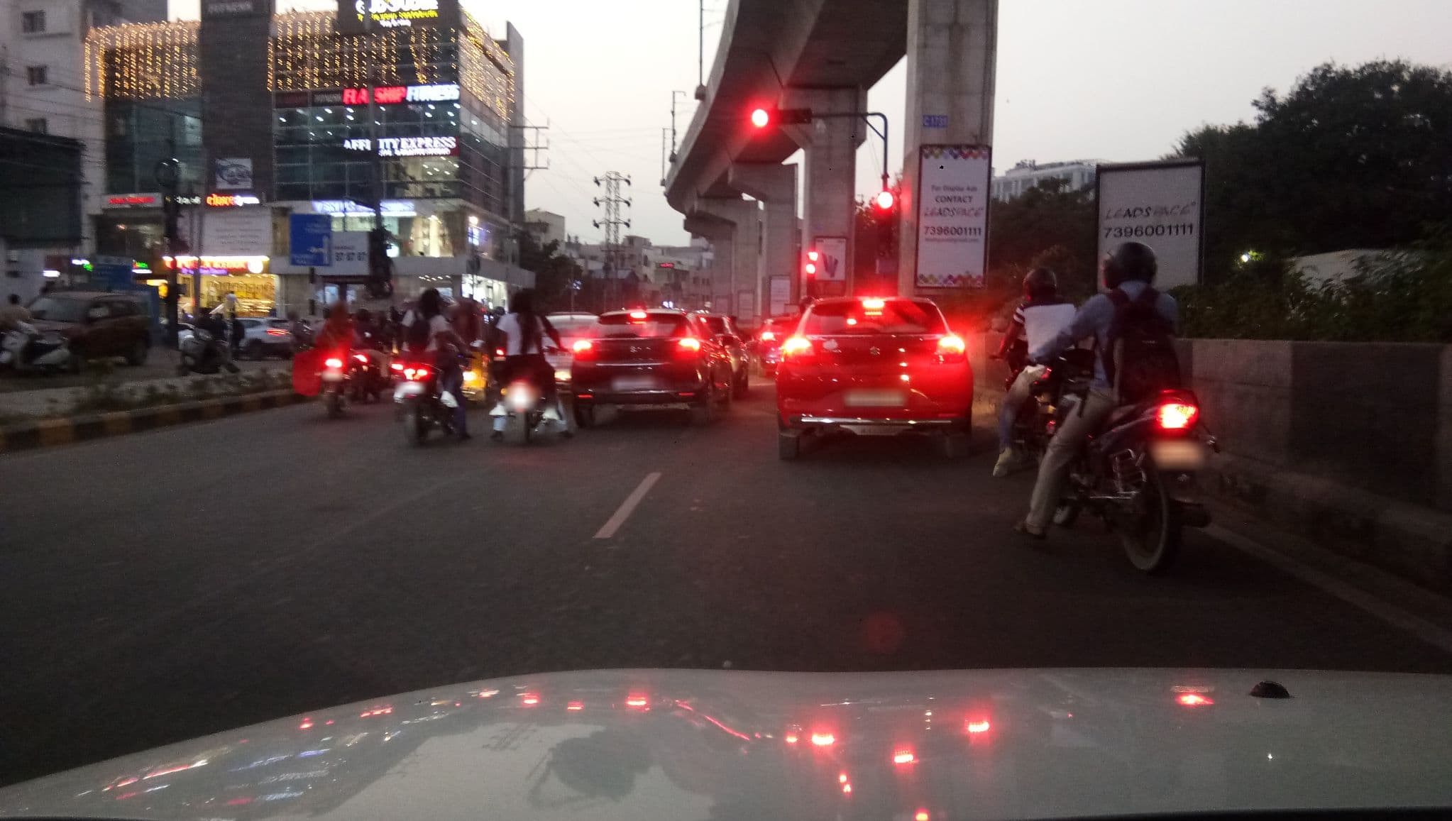 Street view near Madhura Inn, Kukatpally — © sravanireddy (CC BY-SA · Mapillary)