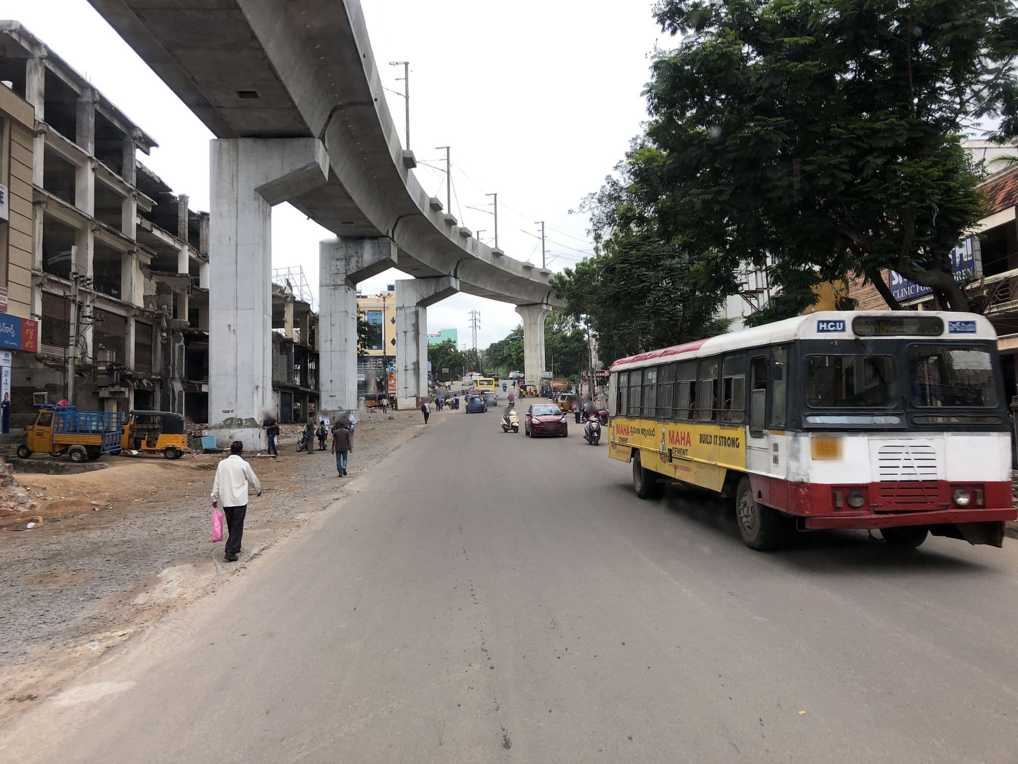 Street view near Vishnu Hotel, Kukatpally — © mythri (CC BY-SA · Mapillary)