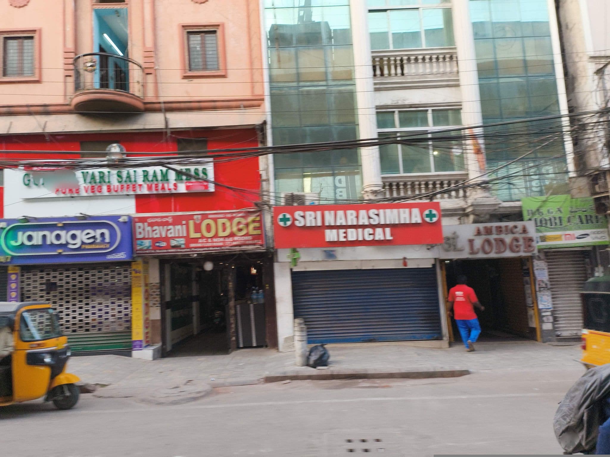 Street view near Ambica Lodge, Rāniganj — © ph4ni (CC BY-SA · Mapillary)