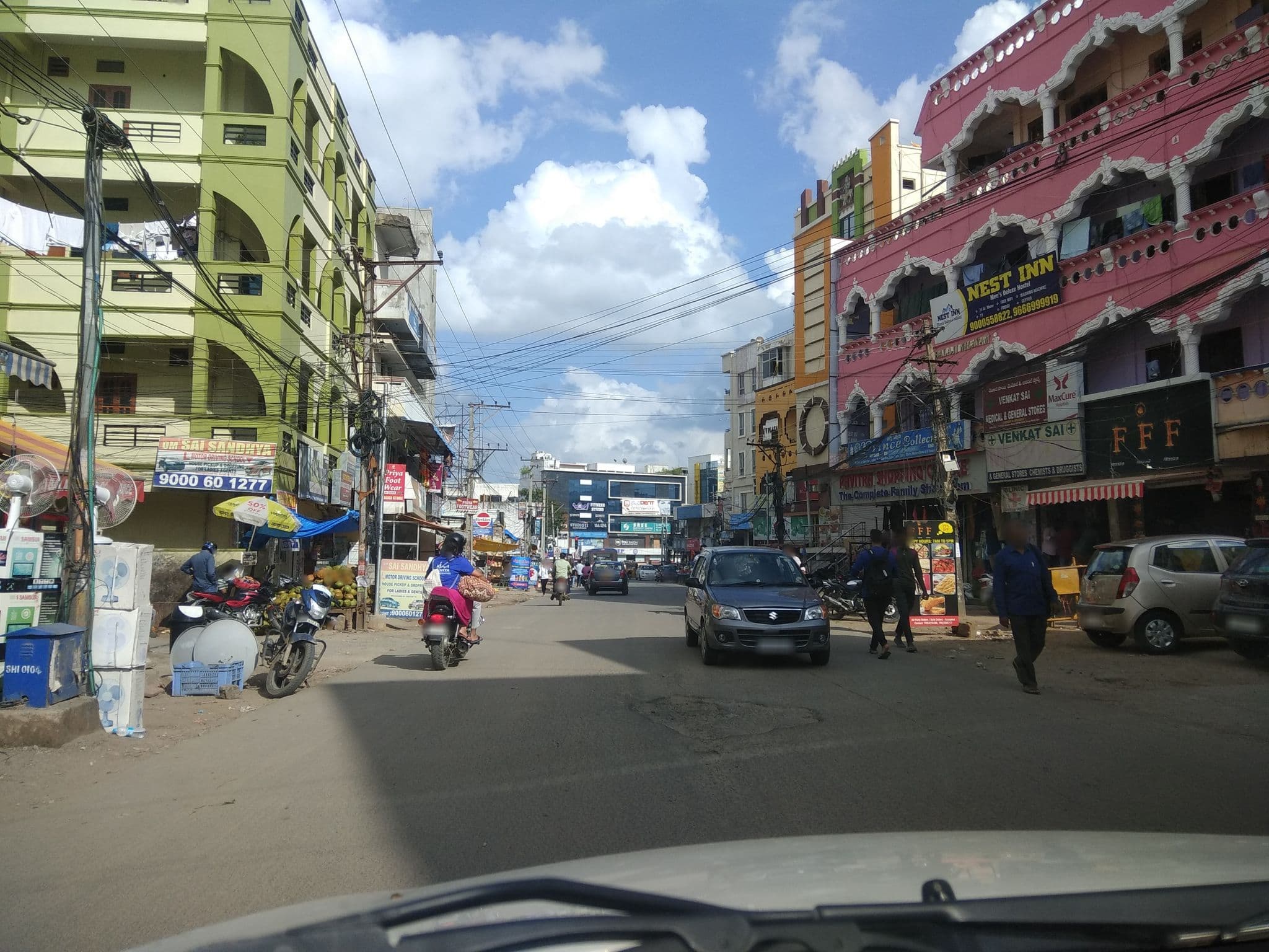 Street view near Mama's hotel, Kukatpally — © kandepi (CC BY-SA · Mapillary)