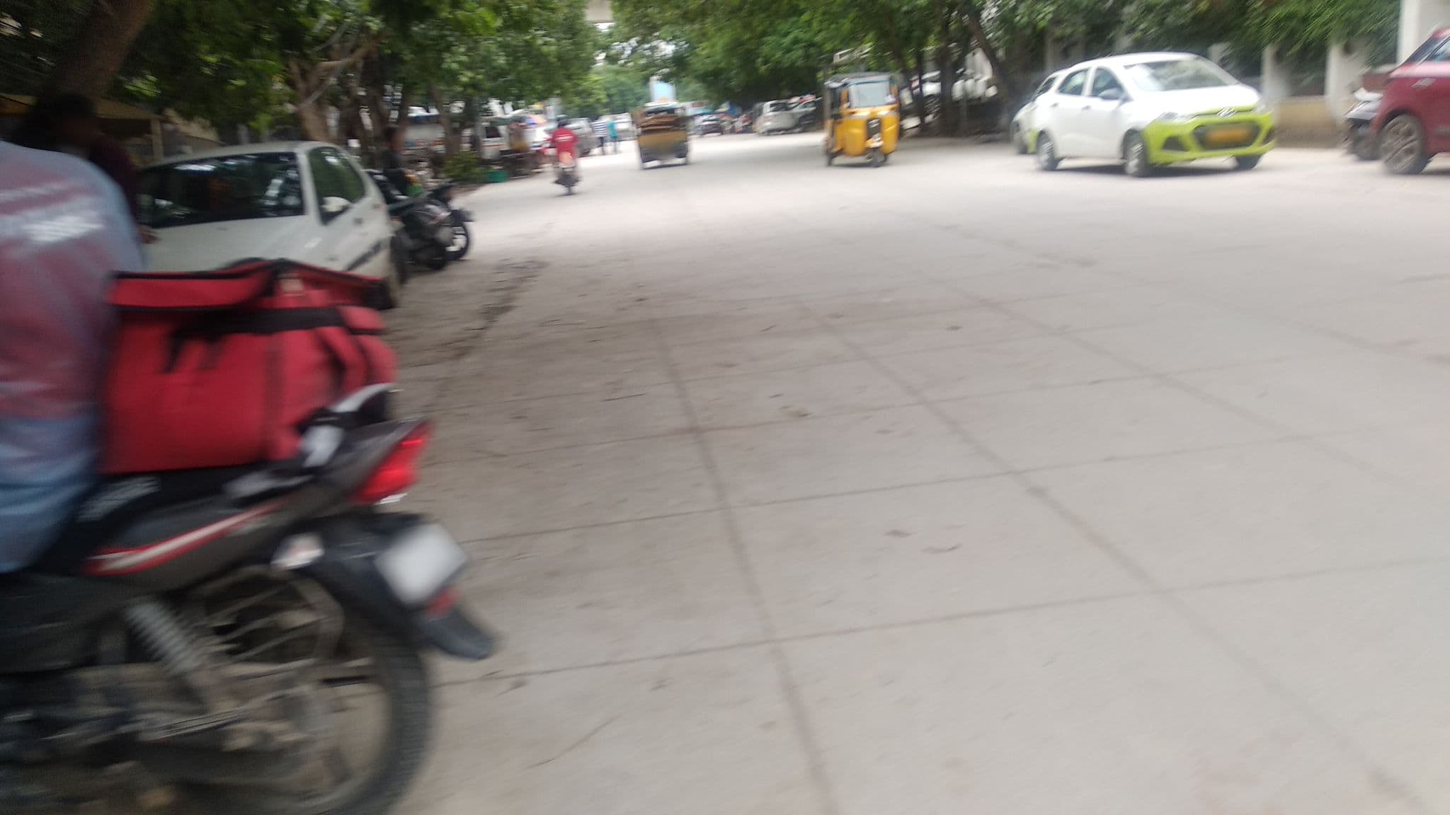 Street view near Swan Suites Madhapur, Kukatpally — © tejaswini (CC BY-SA · Mapillary)
