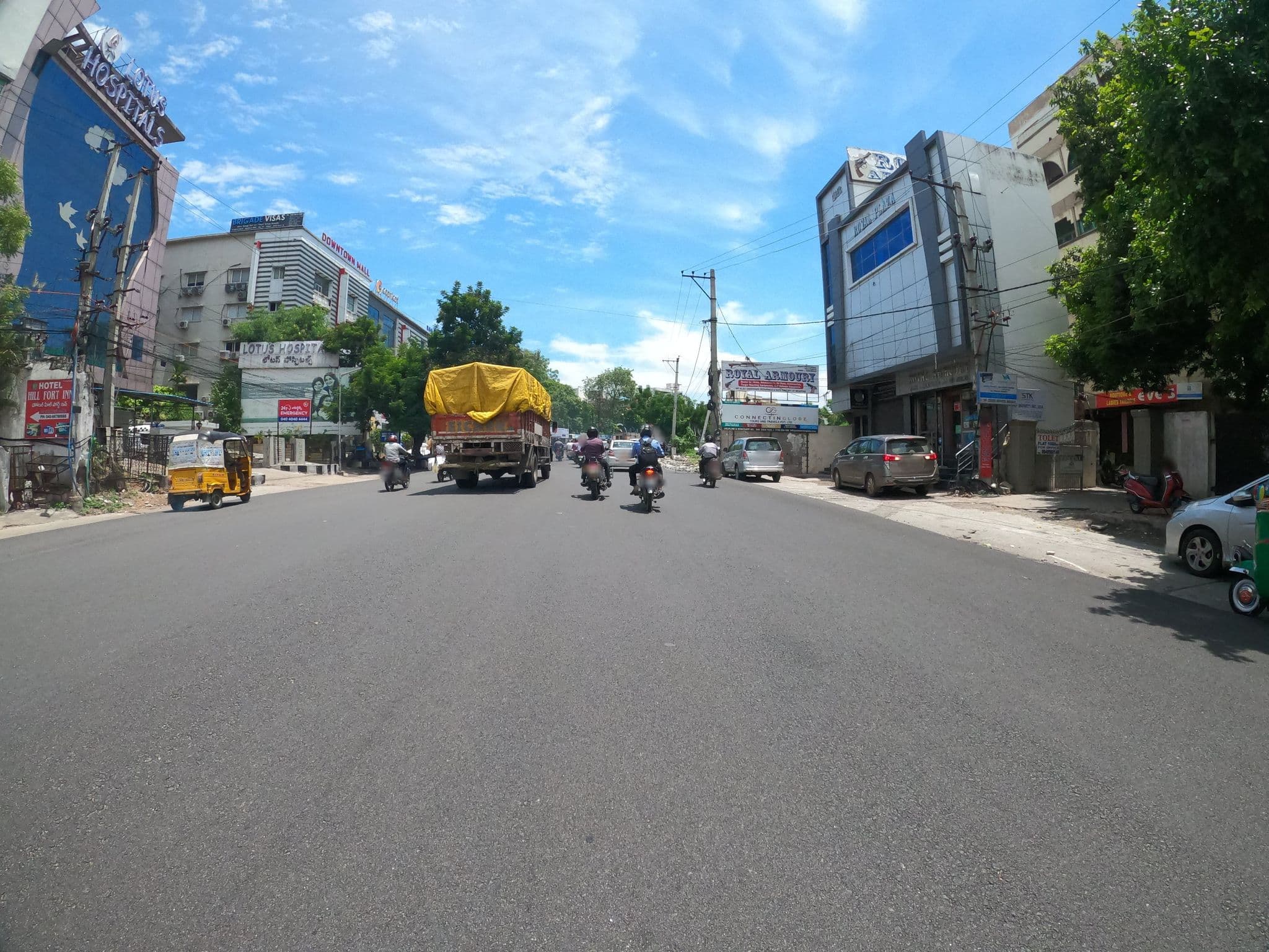 Street view near Hotel Skyline, Hyderabad — © pra1985 (CC BY-SA · Mapillary)