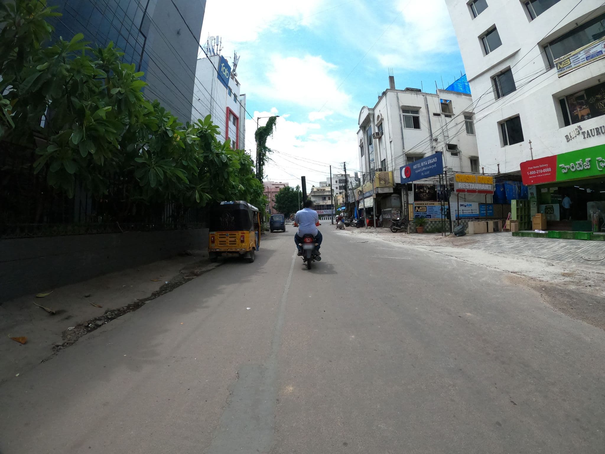 Street view near Saphire Hotel, Hyderabad — © pra1985 (CC BY-SA · Mapillary)