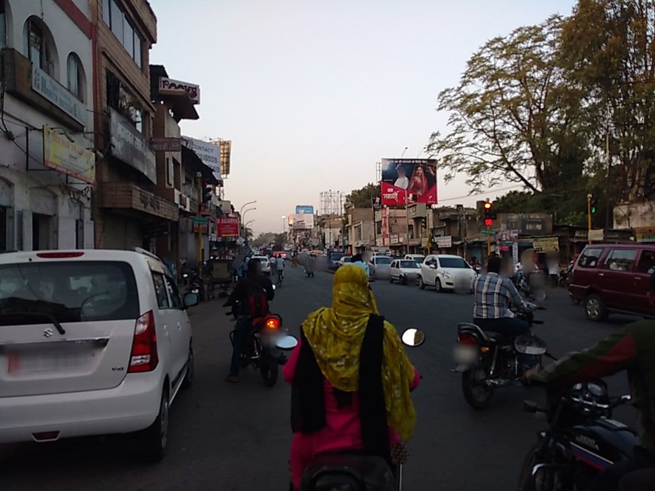 Street view near Hotel Orient Inn, Nagpur — © dharmesh (CC BY-SA · Mapillary)