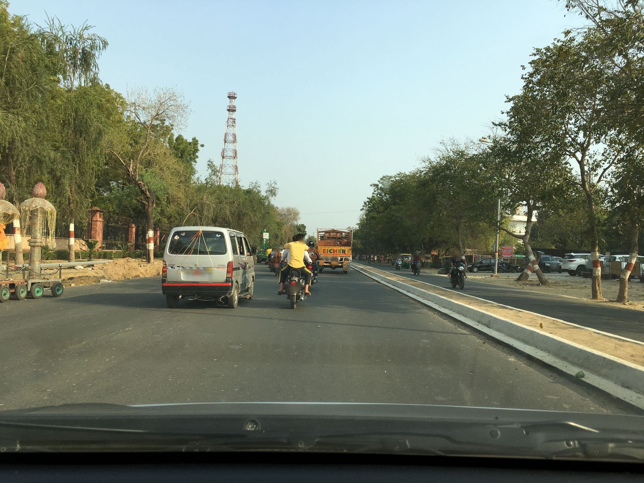 Street view near Hotel Karan Vilas, Agra — © gaurav84 (CC BY-SA · Mapillary)