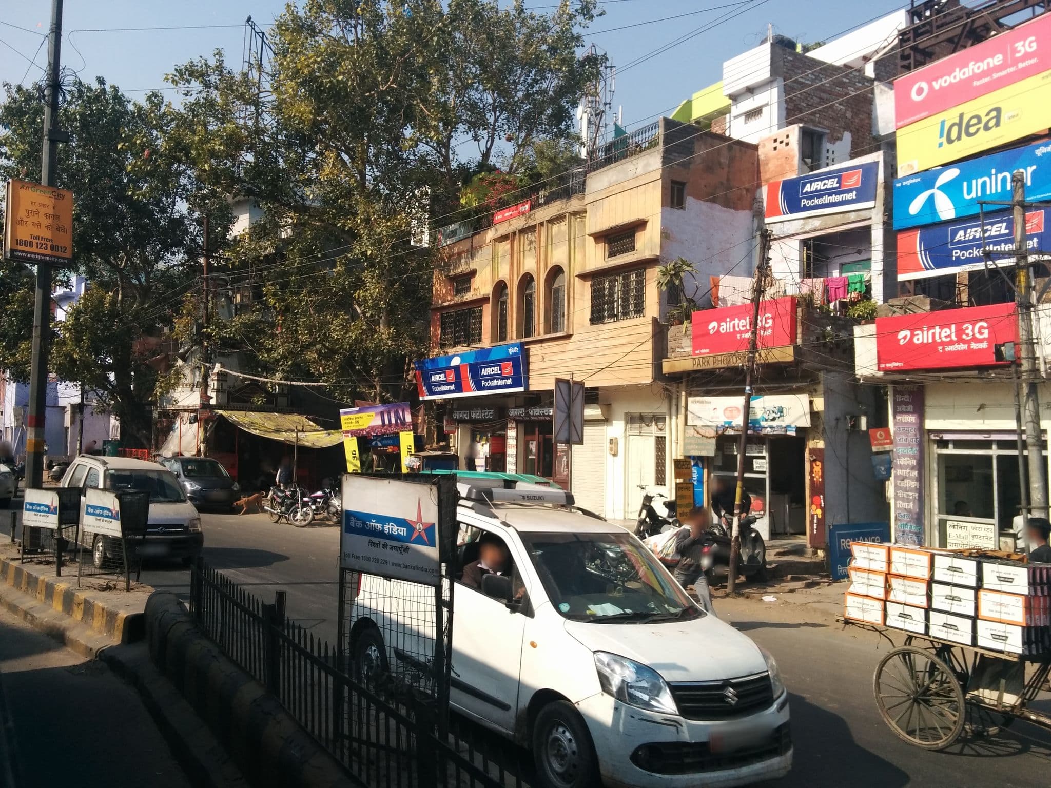 Street view near Hotel Vanshika Palace, Agra — © sashazykov (CC BY-SA · Mapillary)