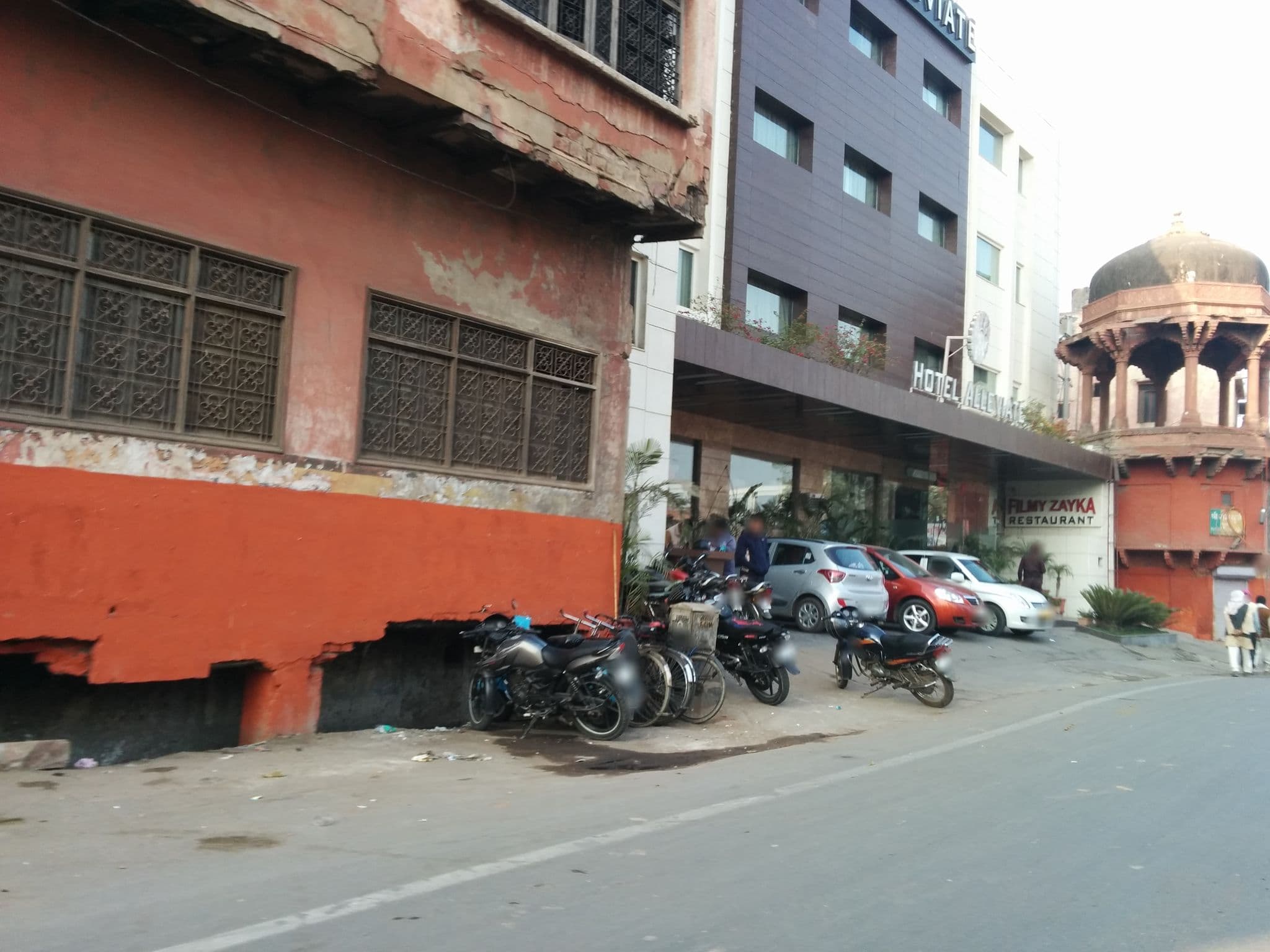 Street view near Hotel Alleviate, Agra — © sashazykov (CC BY-SA · Mapillary)