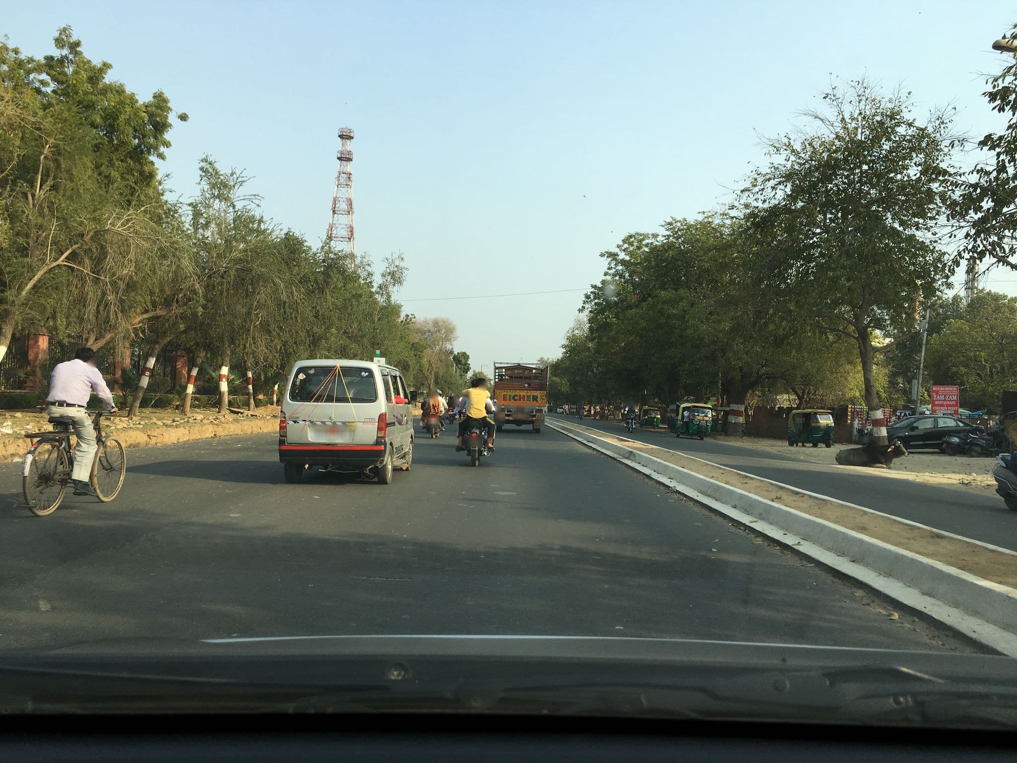 Street view near Hotel Royale’ Regent, Agra — © gaurav84 (CC BY-SA · Mapillary)