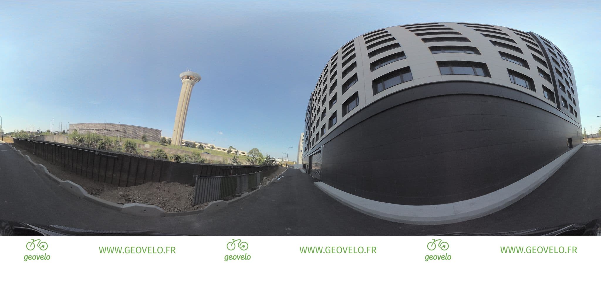 Street view near Holiday Inn Express Paris - CDG Airport, Roissy-en-France — © simon_geovelo (CC BY-SA · Mapillary)