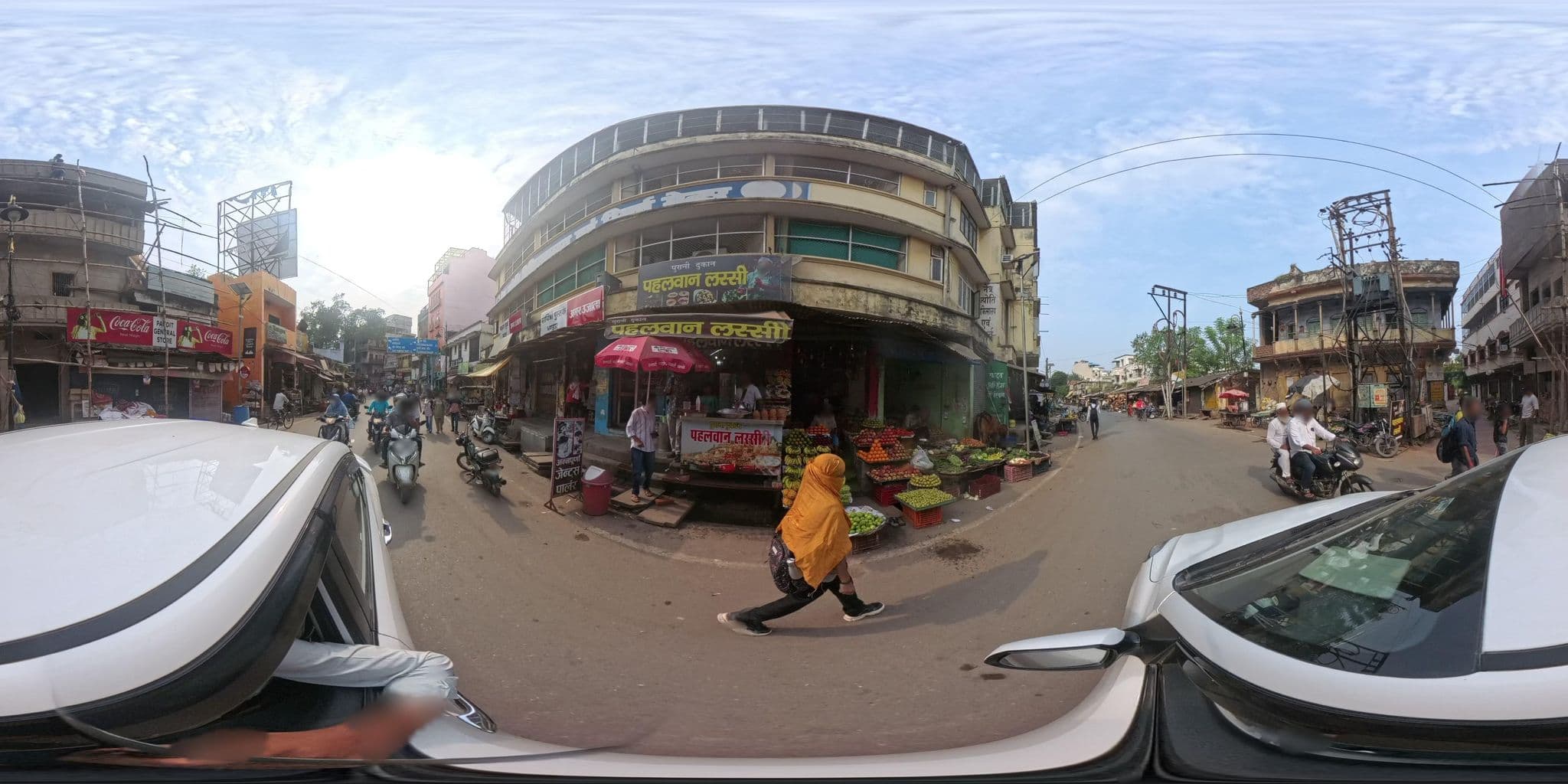 Street view near Aniket Paying Guest House, Varanasi — © skysign (CC BY-SA · Mapillary)