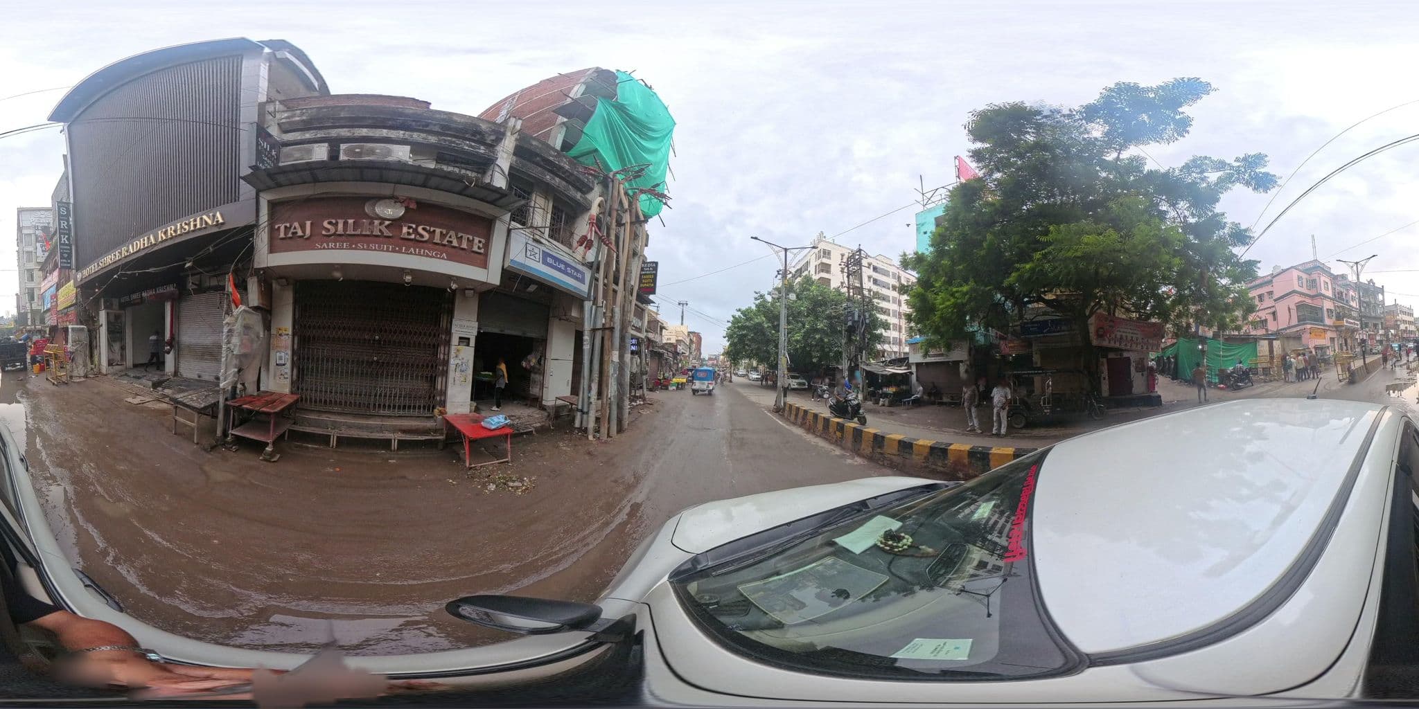 Street view near Hotel Divine Destination, Varanasi — © skysign (CC BY-SA · Mapillary)