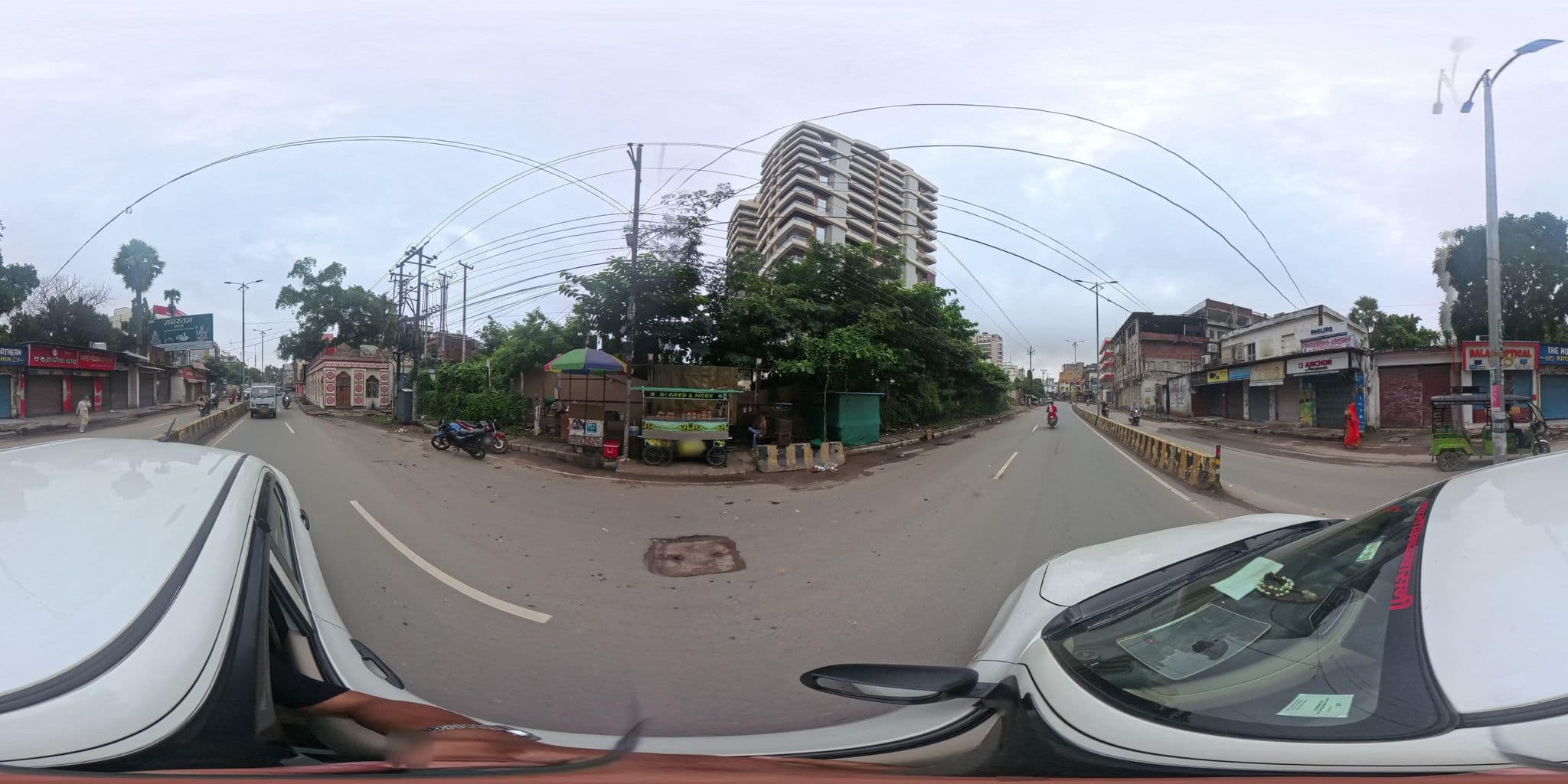 Street view near Hotel Rahil Palace, Varanasi — © skysign (CC BY-SA · Mapillary)