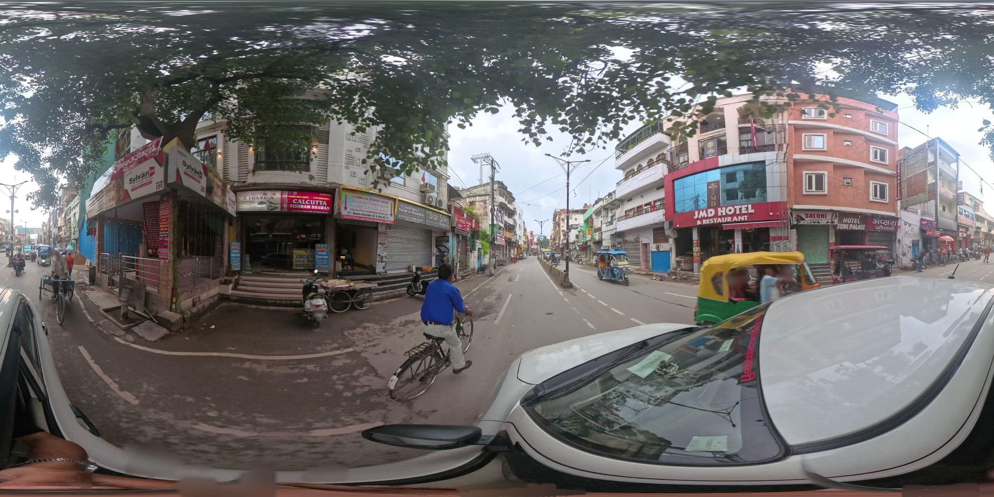 Street view near Shree Sai Paying Guest House, Varanasi — © skysign (CC BY-SA · Mapillary)