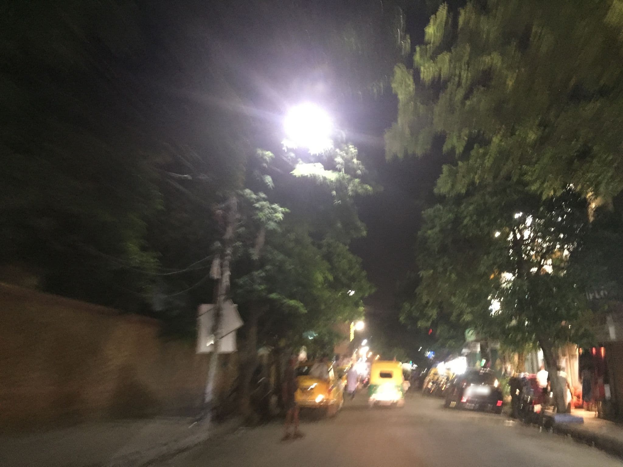 Street view near Center Point guesthouse, Kolkata — © infolimon (CC BY-SA · Mapillary)