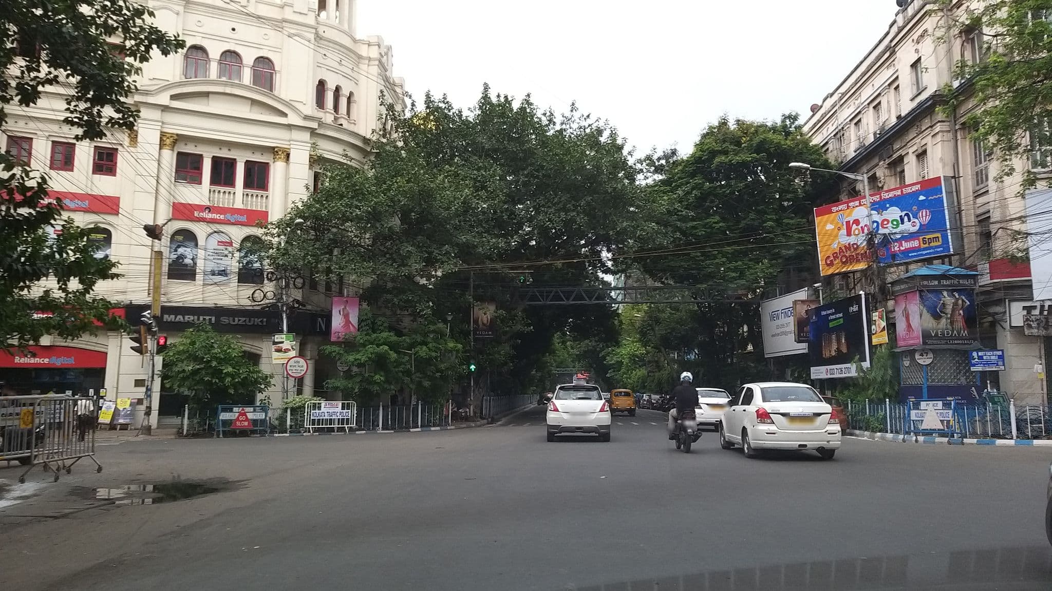 Street view near Aster Heritage, Kolkata — © tasauf1980 (CC BY-SA · Mapillary)