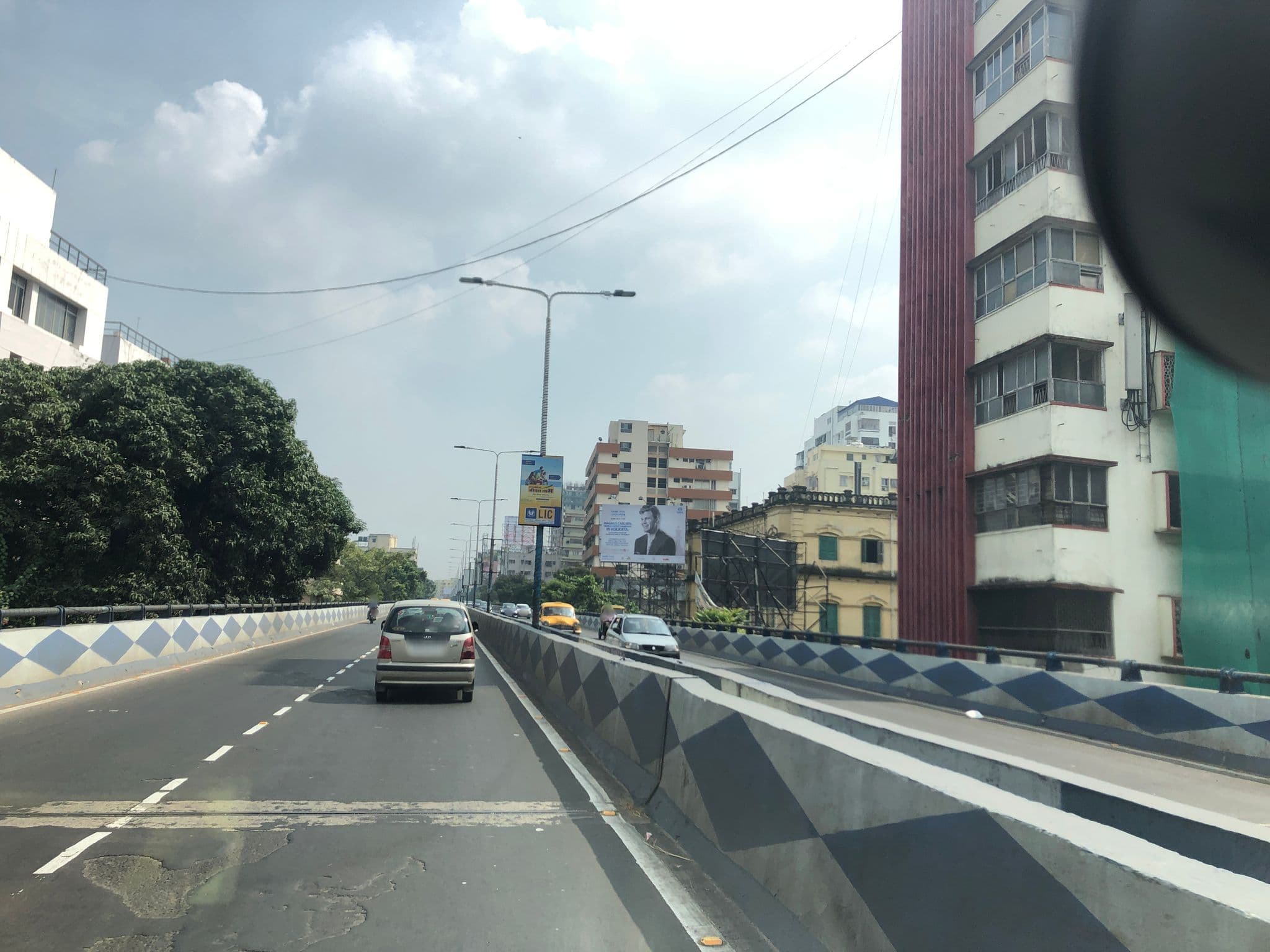 Street view near Hotel Casa Fortuna, Kolkata — © teresapeteti (CC BY-SA · Mapillary)