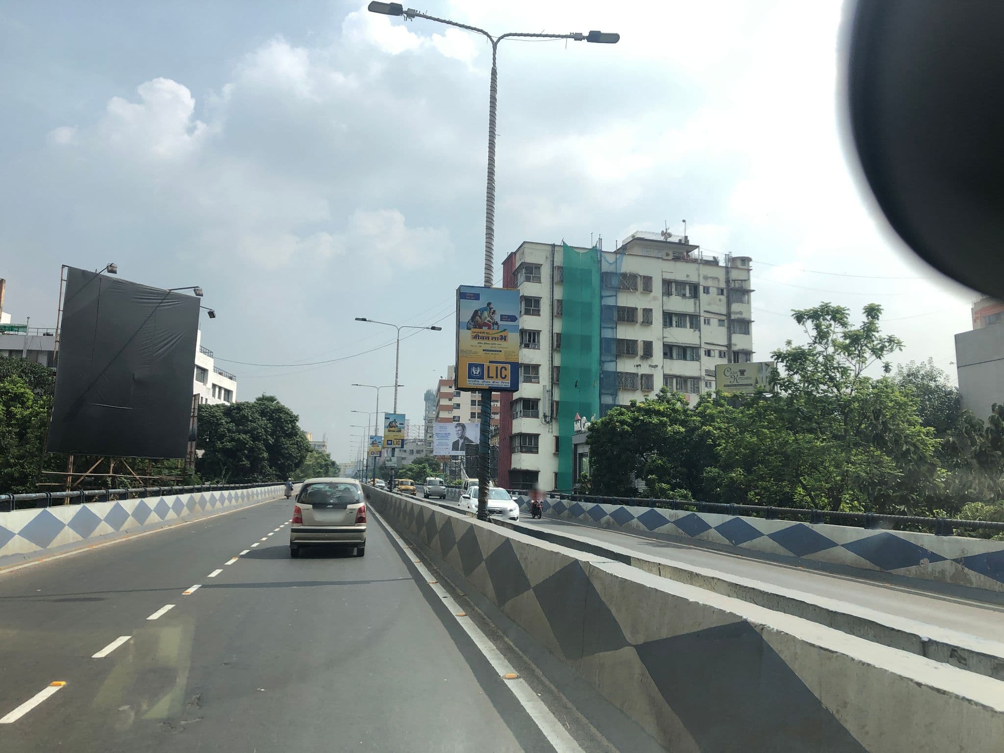 Street view near 14 Square Ho Chi Minh Sarani, Kolkata — © teresapeteti (CC BY-SA · Mapillary)